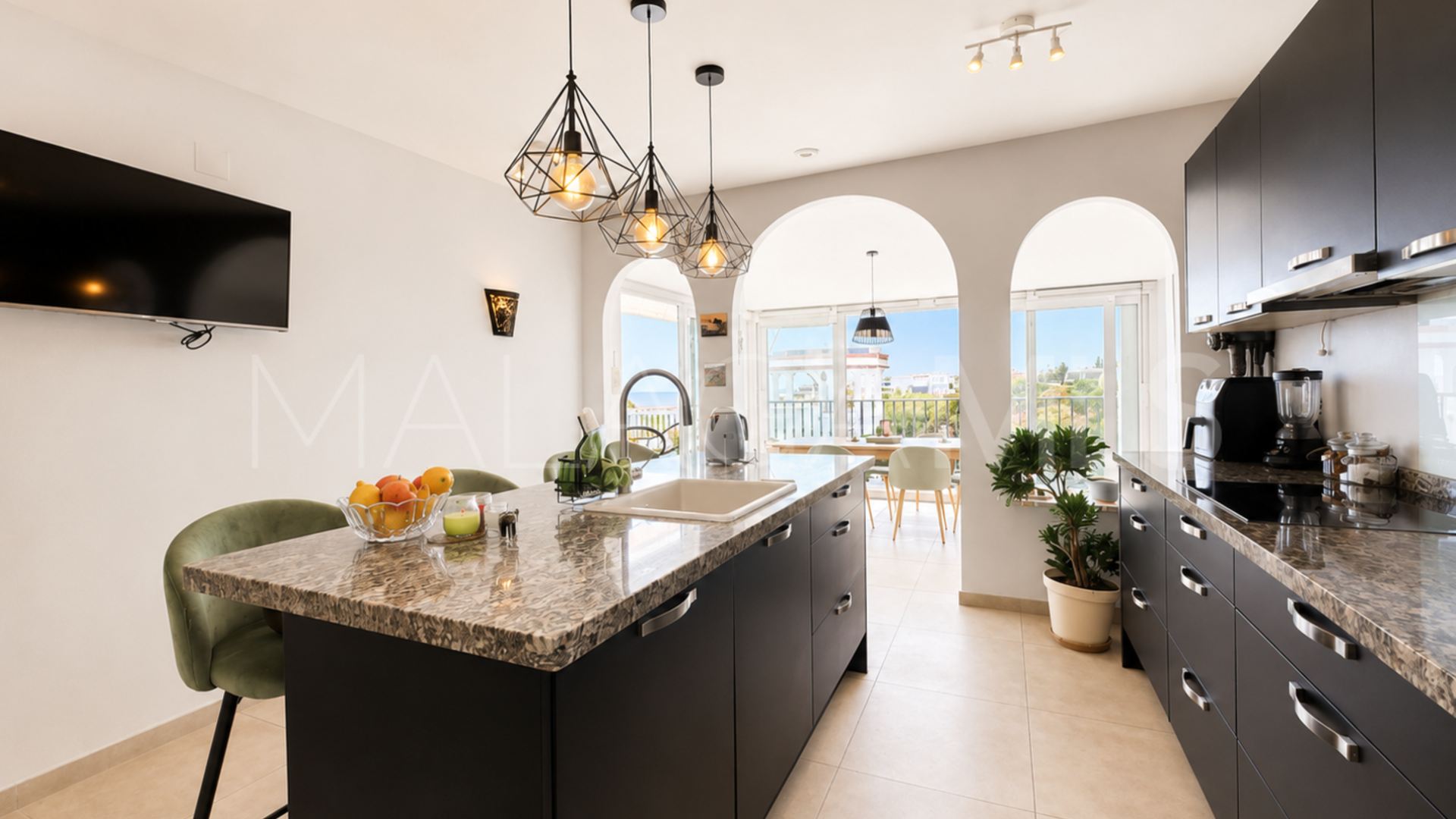 Buy casa de 6 bedrooms in Las Farolas