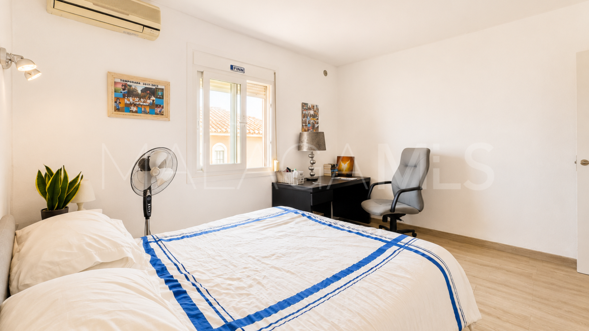 Buy casa de 6 bedrooms in Las Farolas