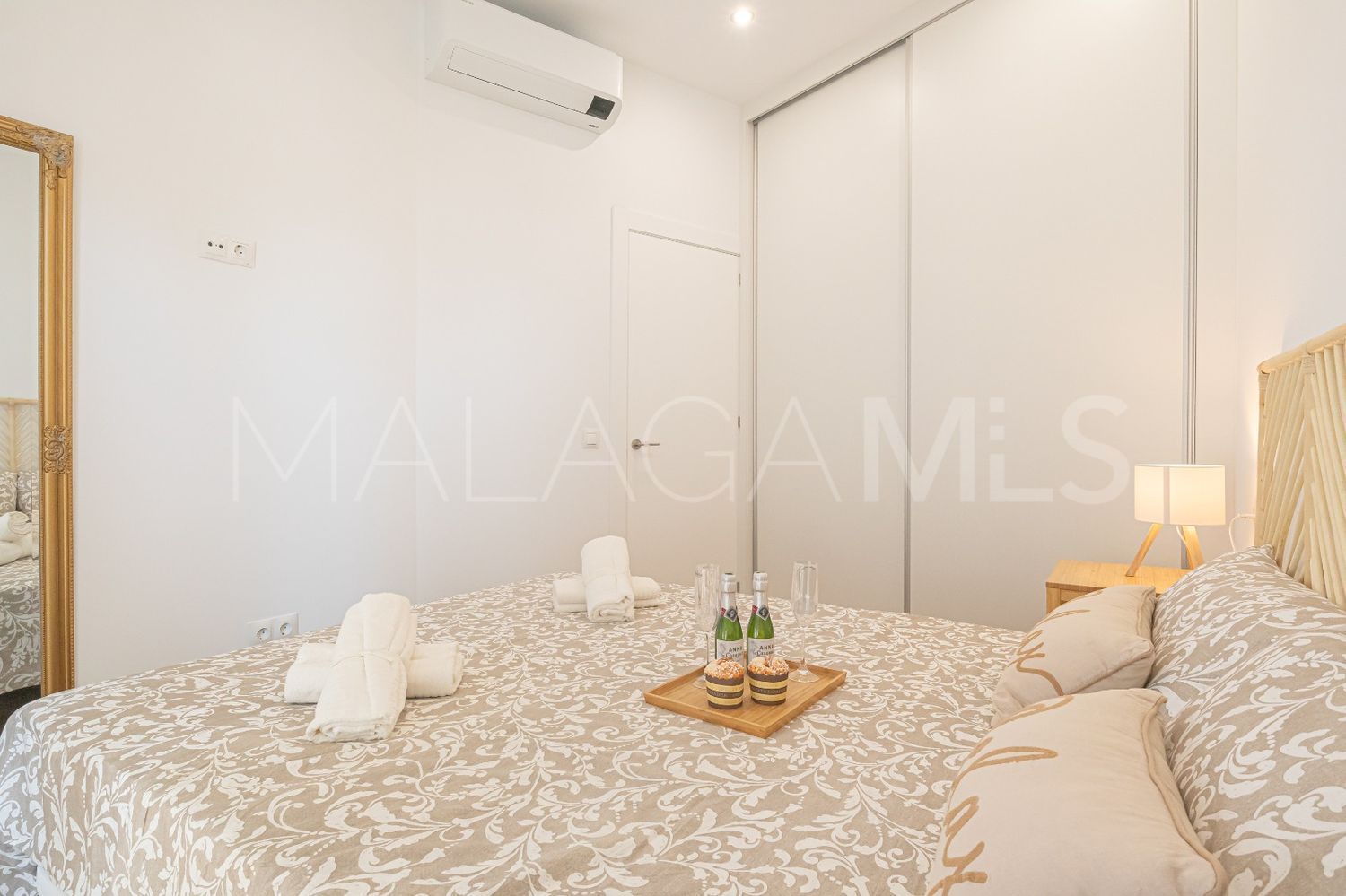 Buy apartamento de 2 bedrooms in Calahonda