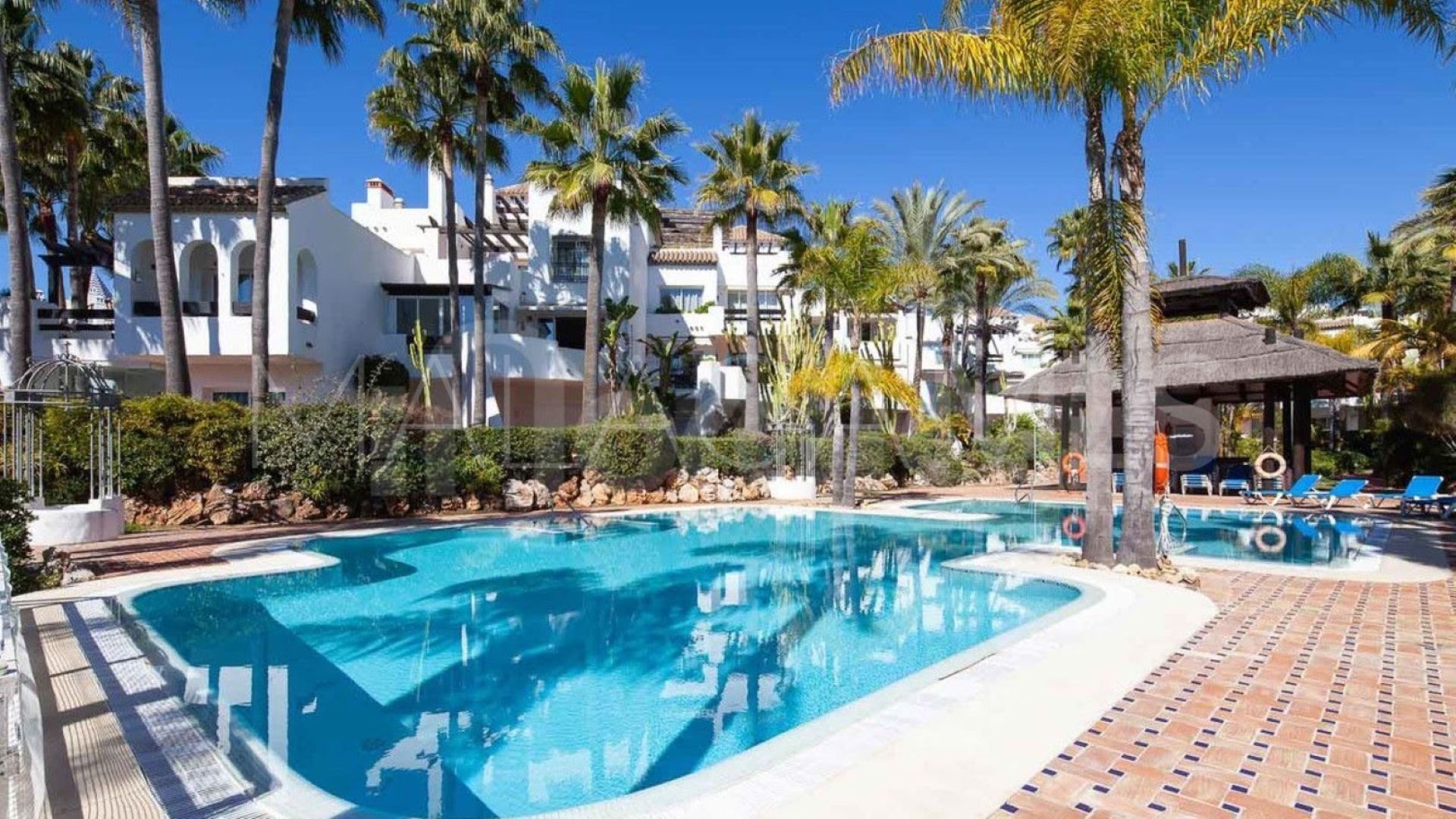 Duplex penthouse for sale in Marbella - Puerto Banus with 3 bedrooms