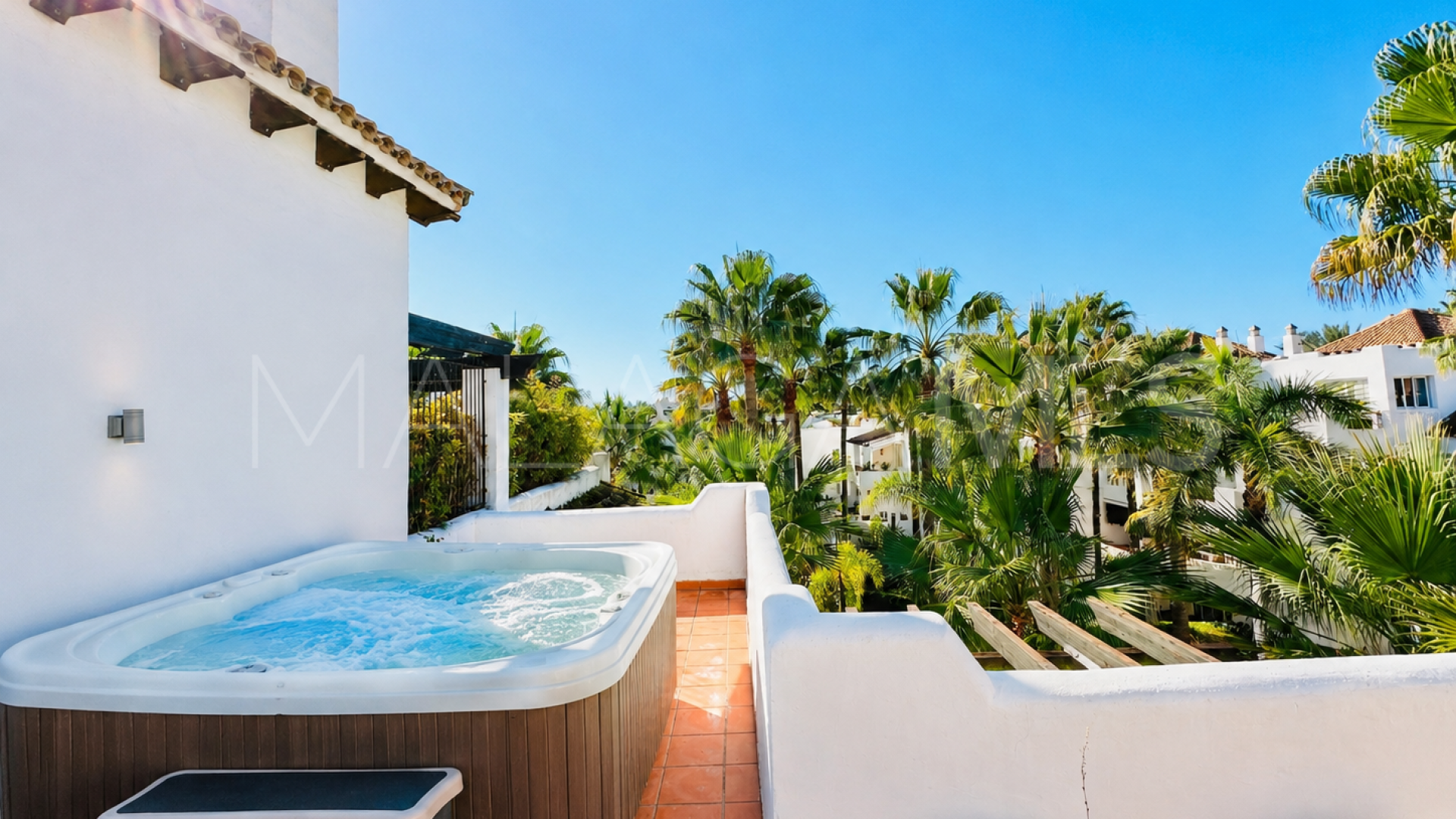 Duplex penthouse for sale in Marbella - Puerto Banus with 3 bedrooms