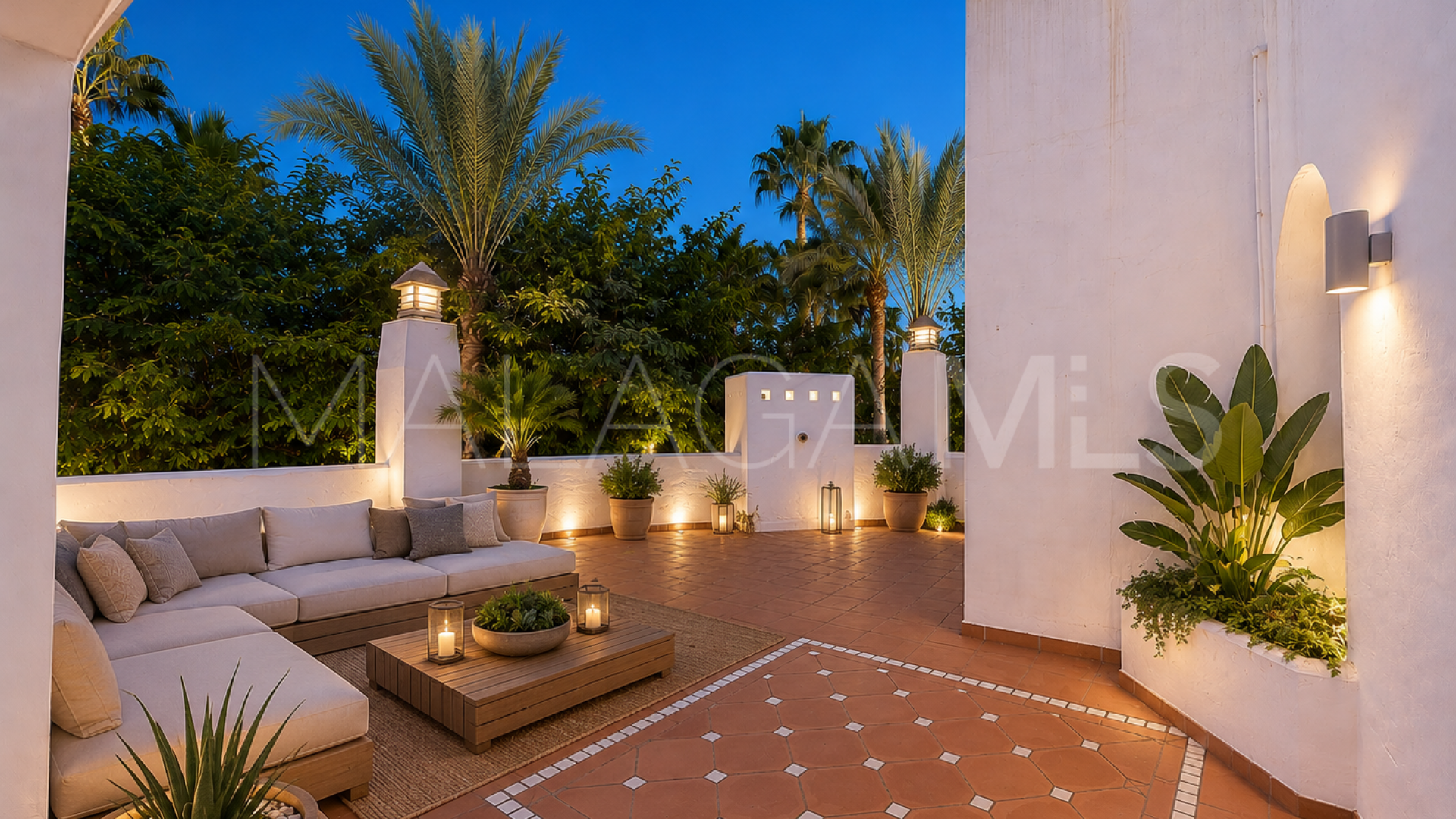 Duplex penthouse for sale in Marbella - Puerto Banus with 3 bedrooms