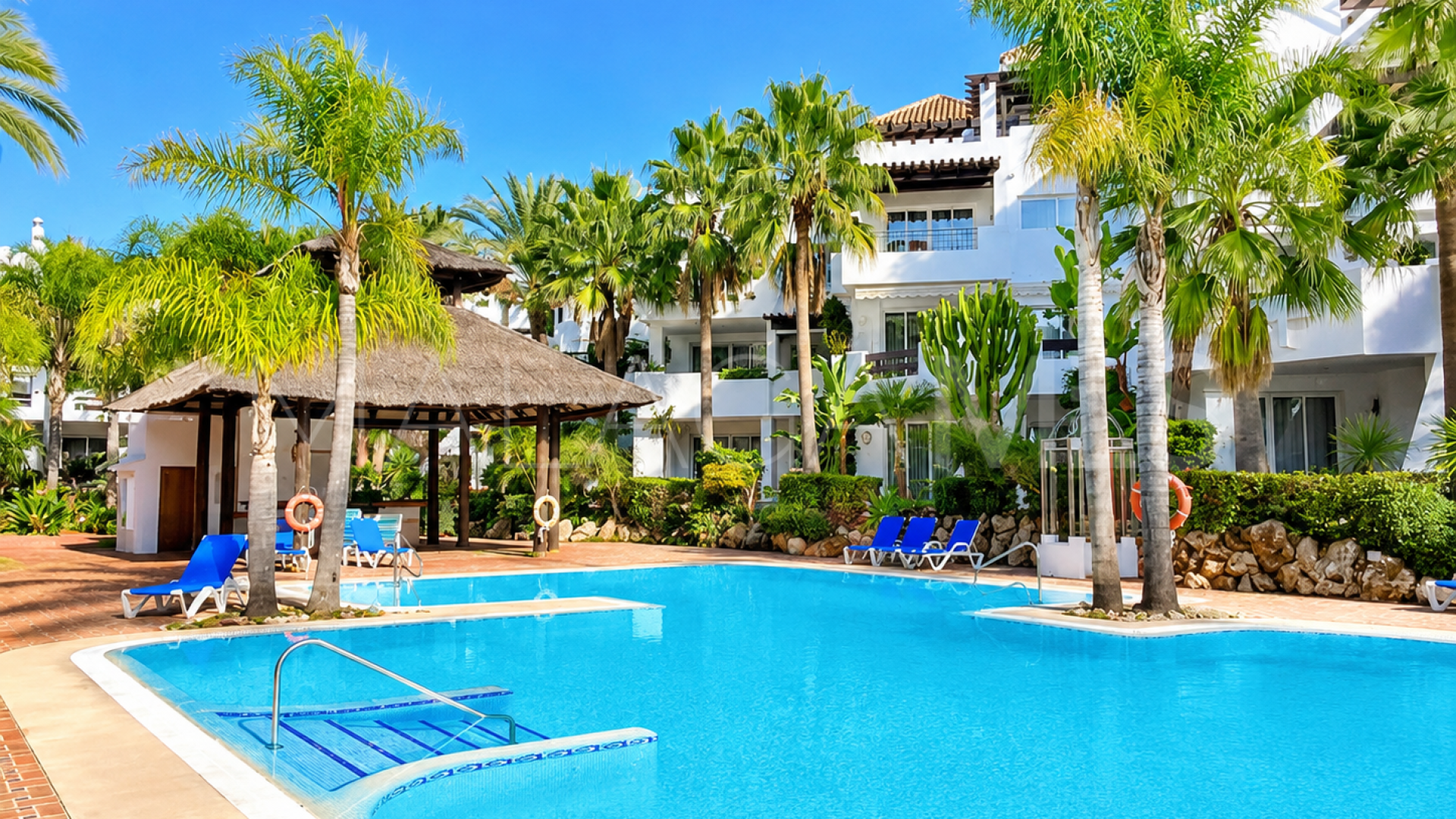 Duplex penthouse for sale in Marbella - Puerto Banus with 3 bedrooms