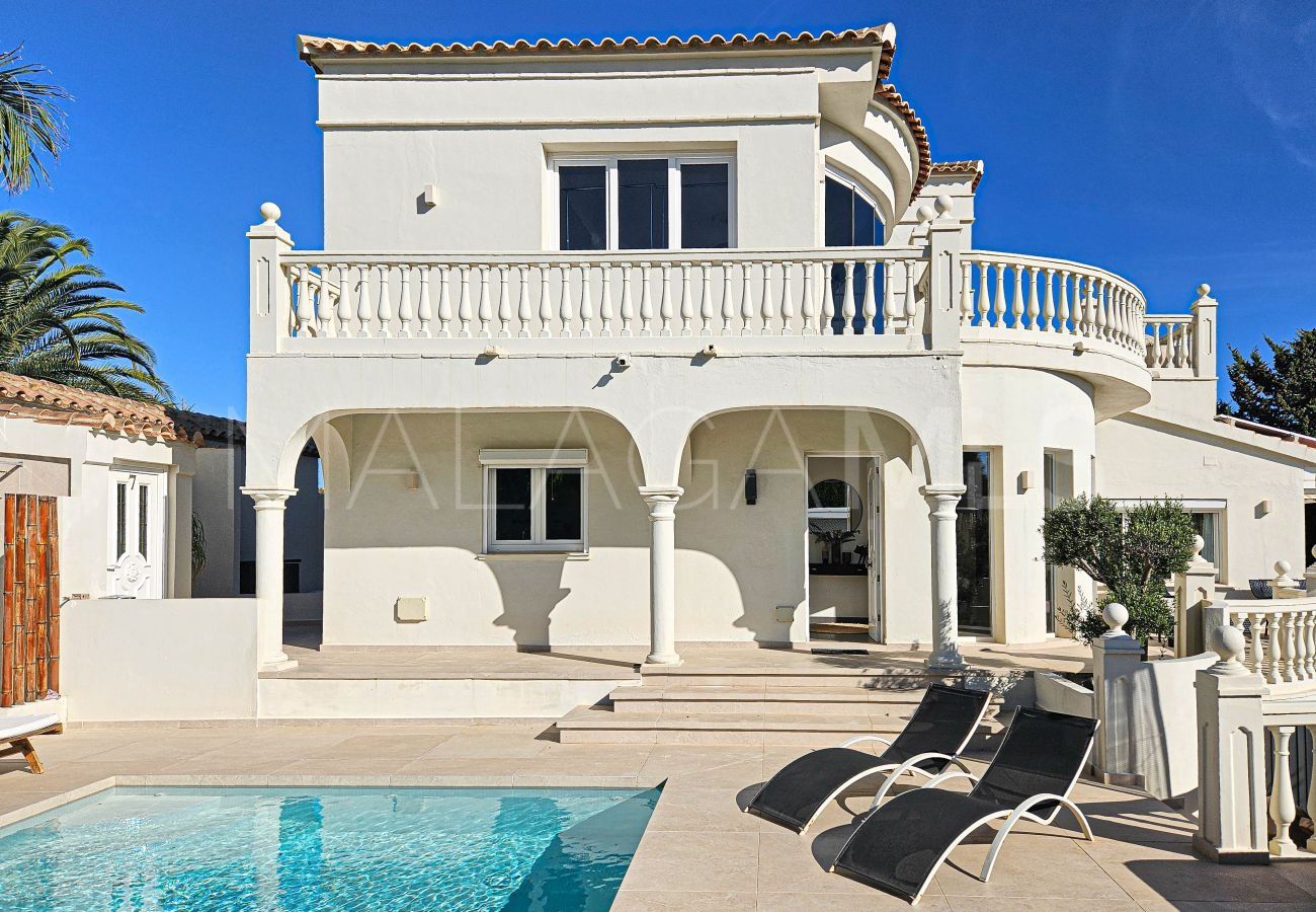 Villa for sale in El Faro