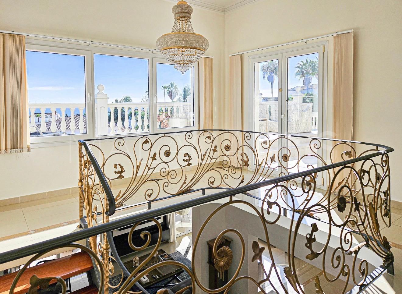 Villa for sale in El Faro
