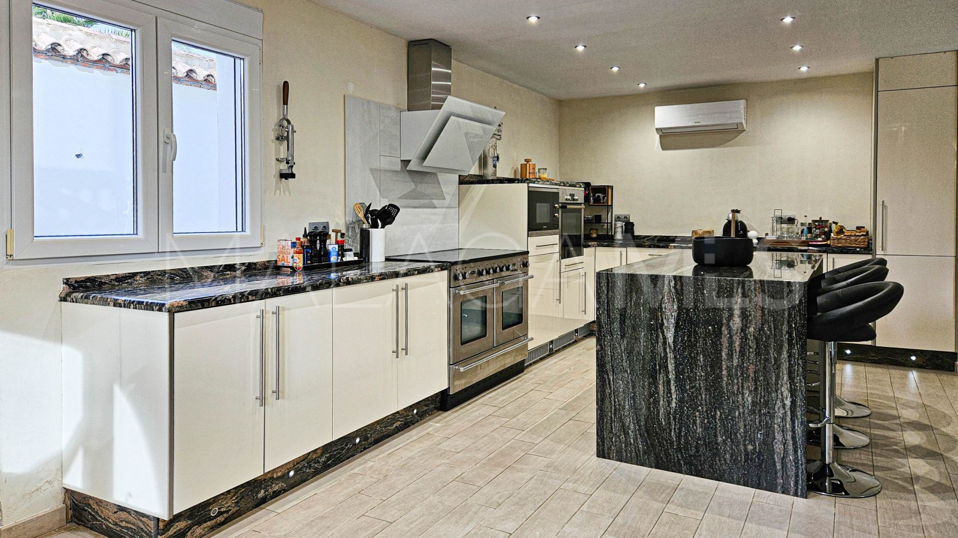 Villa for sale in El Faro