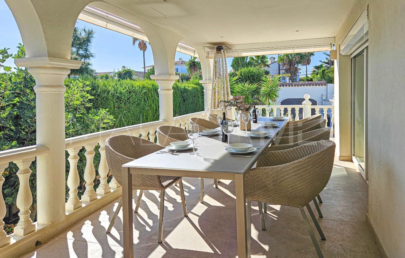Villa for sale in El Faro