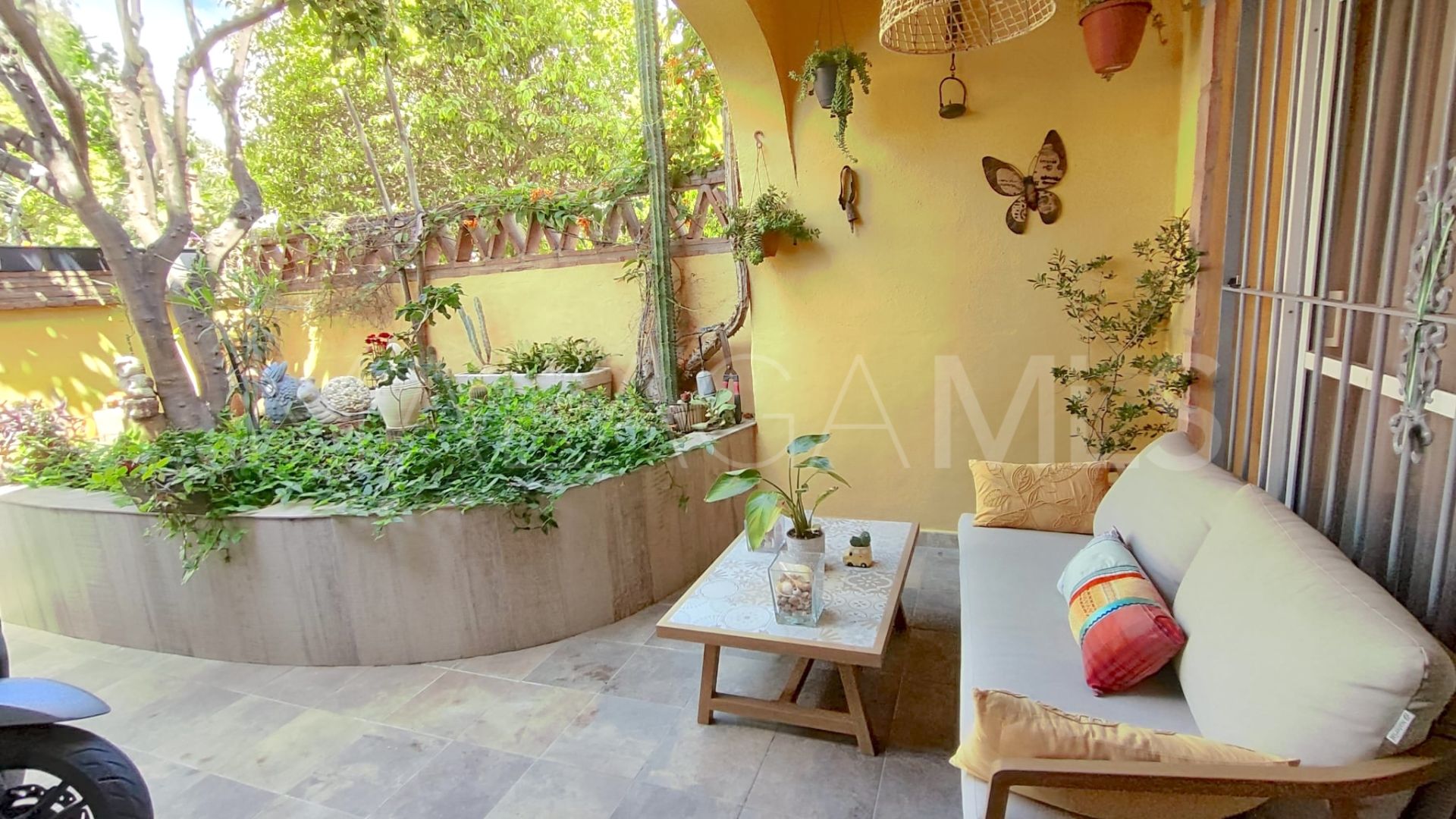 Town house for sale in Las Lagunas