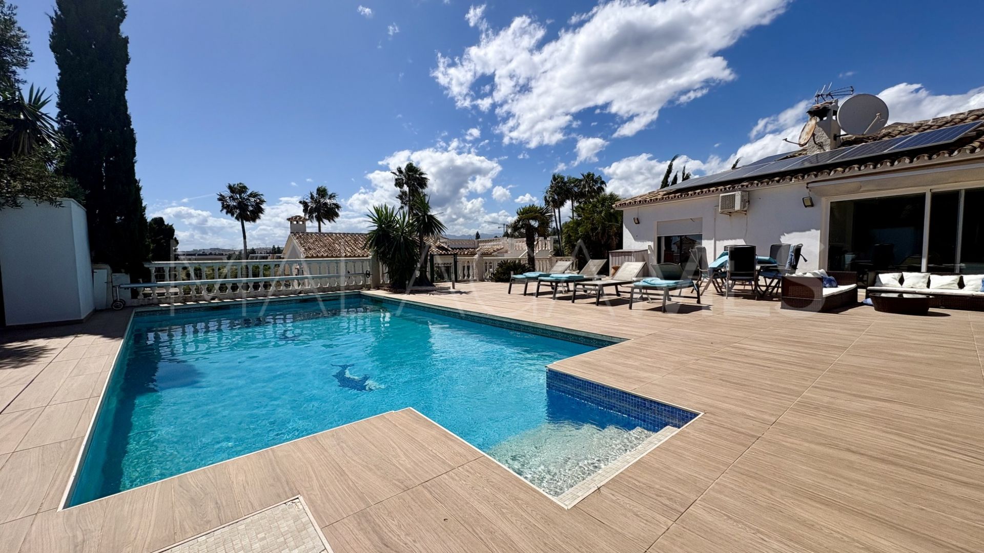 Hus i byn for sale in El Chaparral