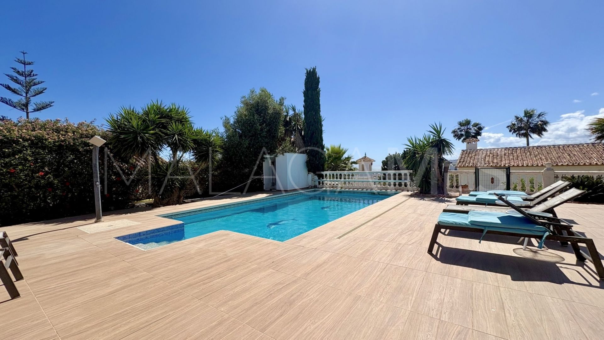 Hus i byn for sale in El Chaparral