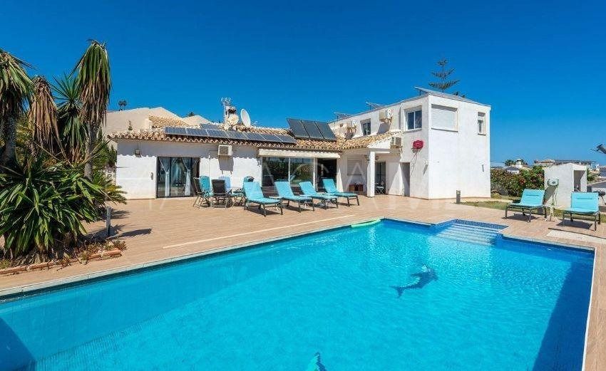 Hus i byn for sale in El Chaparral