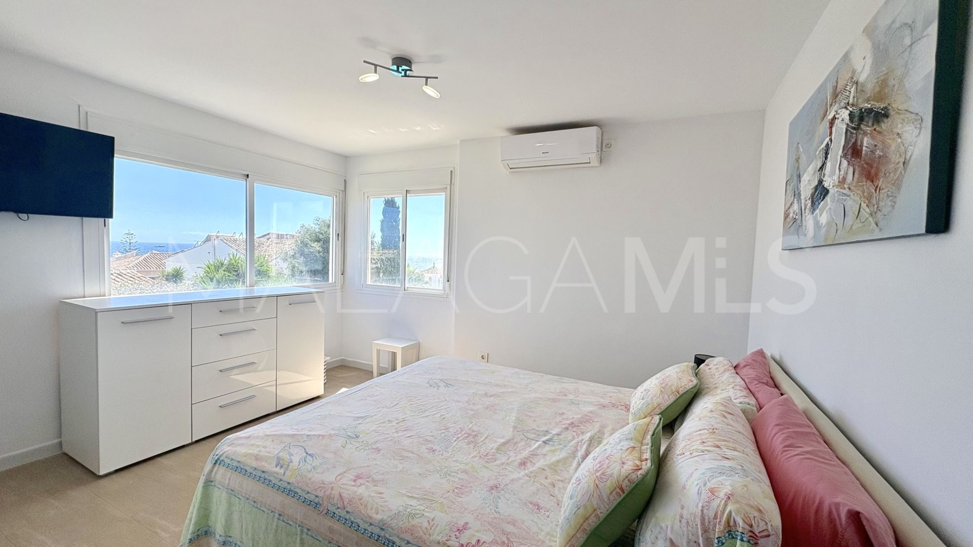 Hus i byn for sale in El Chaparral