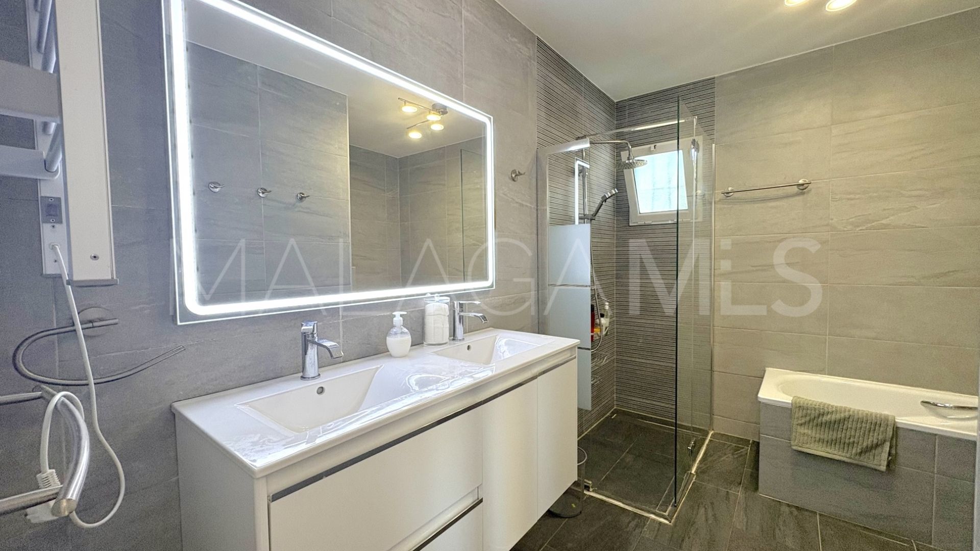 Hus i byn for sale in El Chaparral
