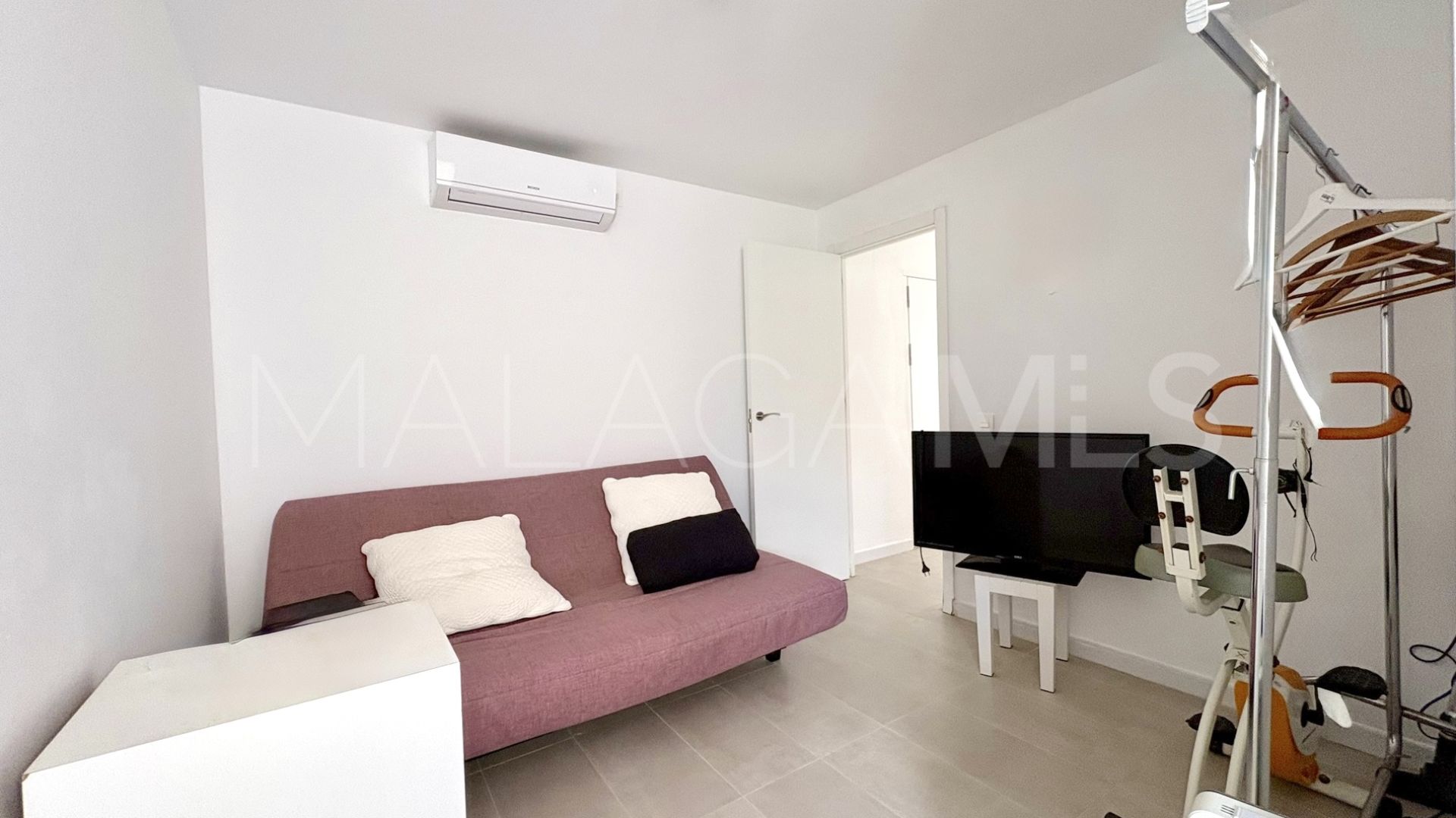 Hus i byn for sale in El Chaparral