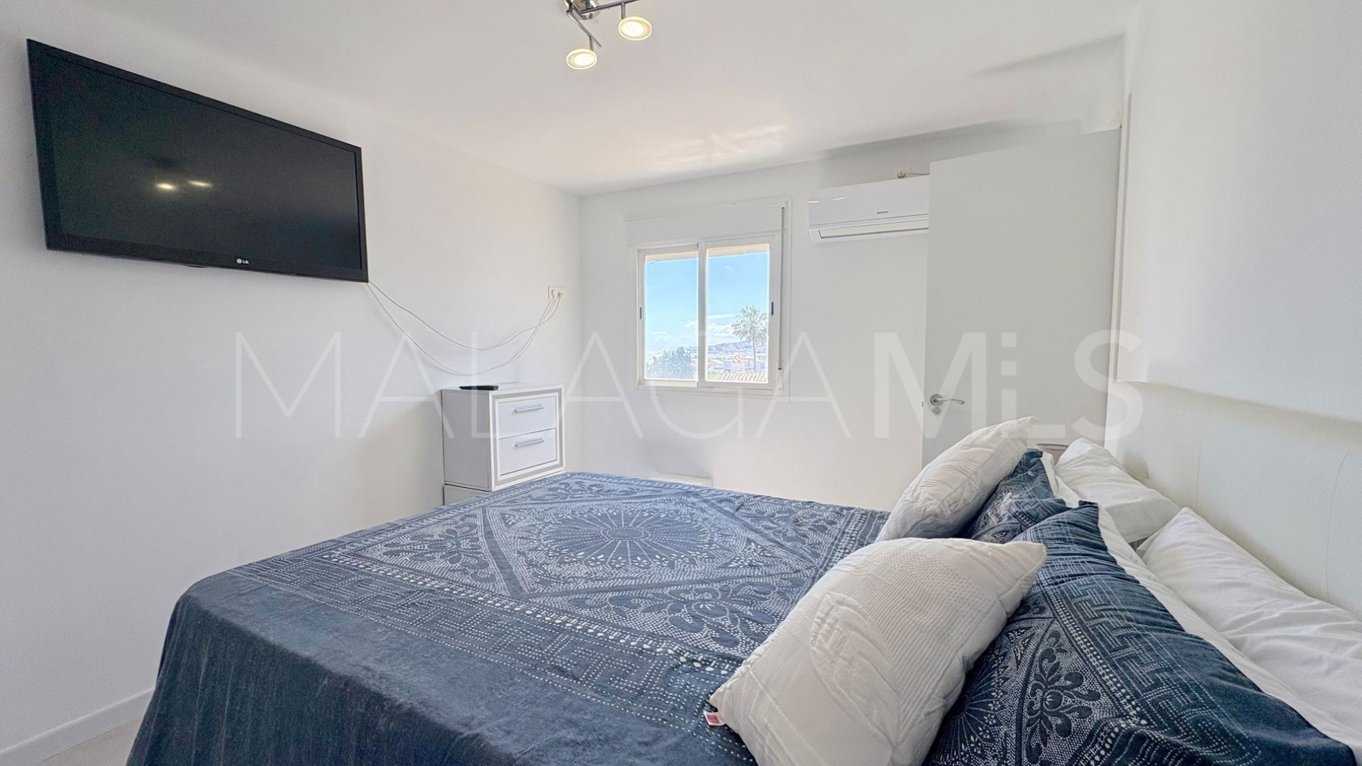 Hus i byn for sale in El Chaparral