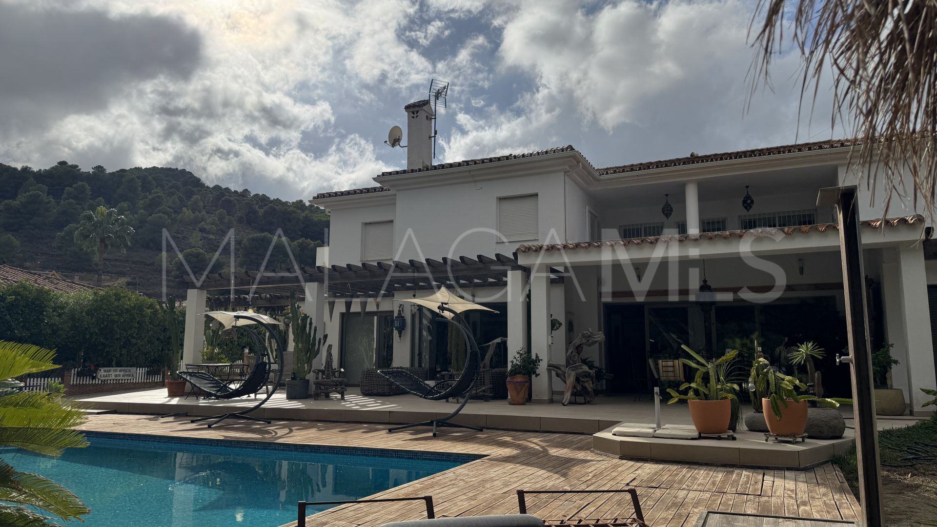 Villa for sale in Pinos de Alhaurín