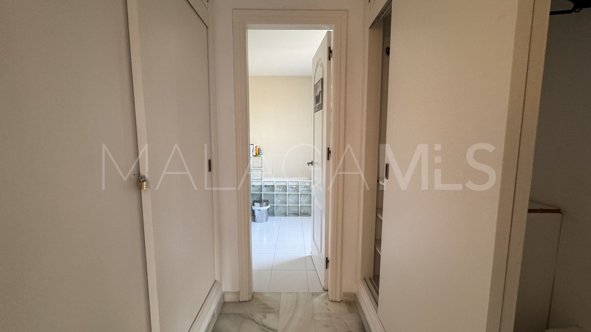 Villa for sale in Pinos de Alhaurín