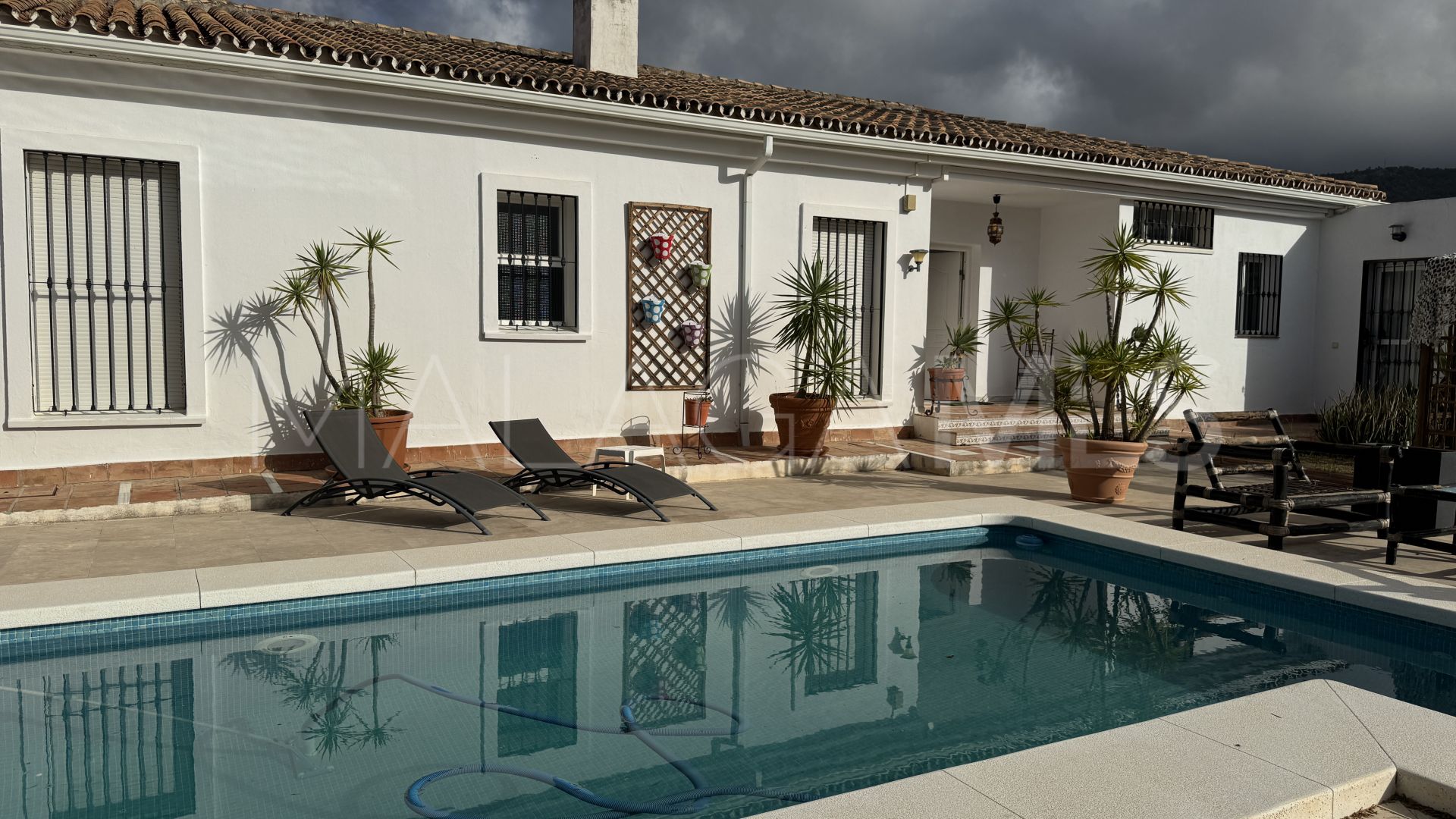 Villa for sale in Pinos de Alhaurín