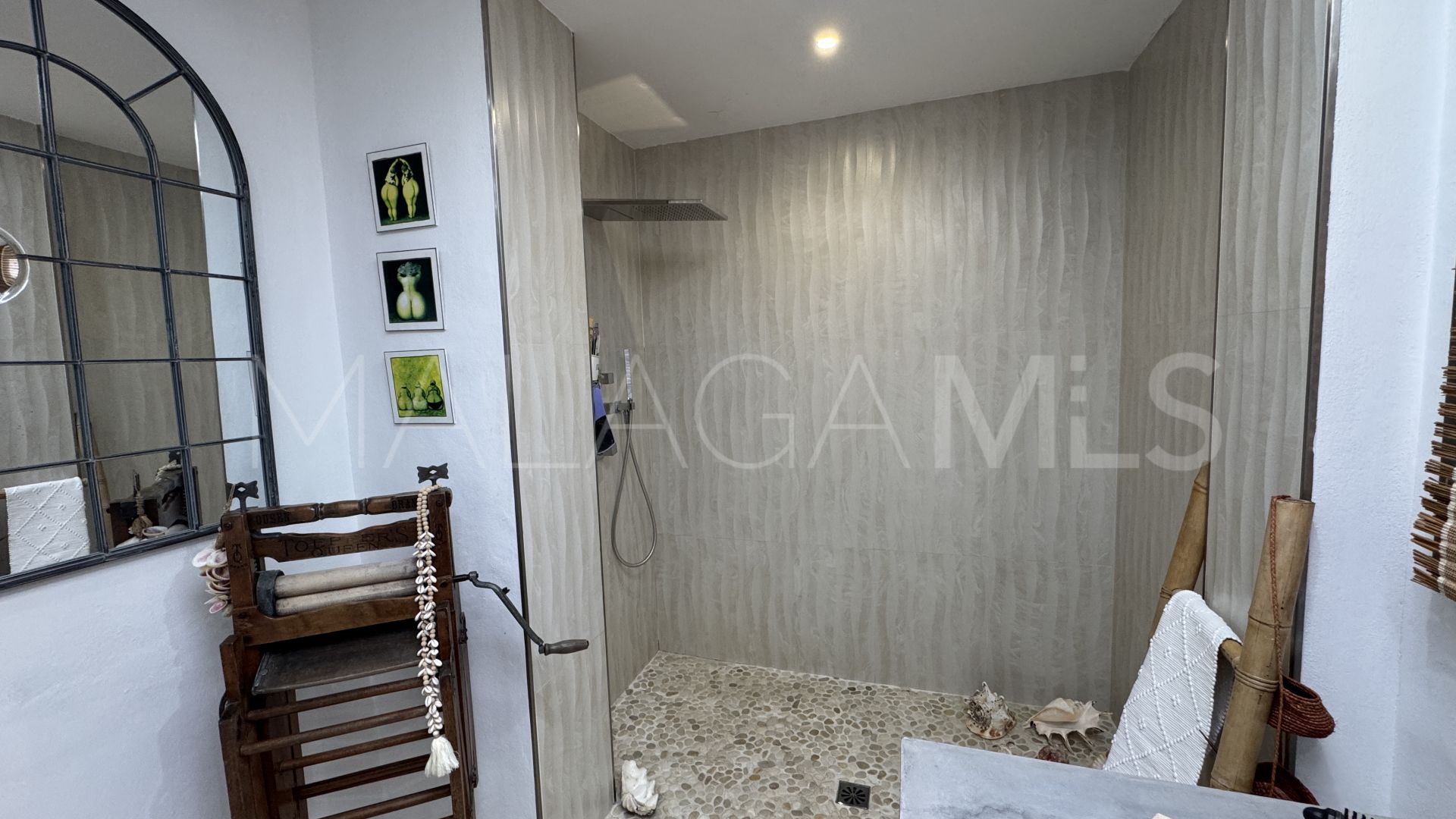 Villa for sale in Pinos de Alhaurín