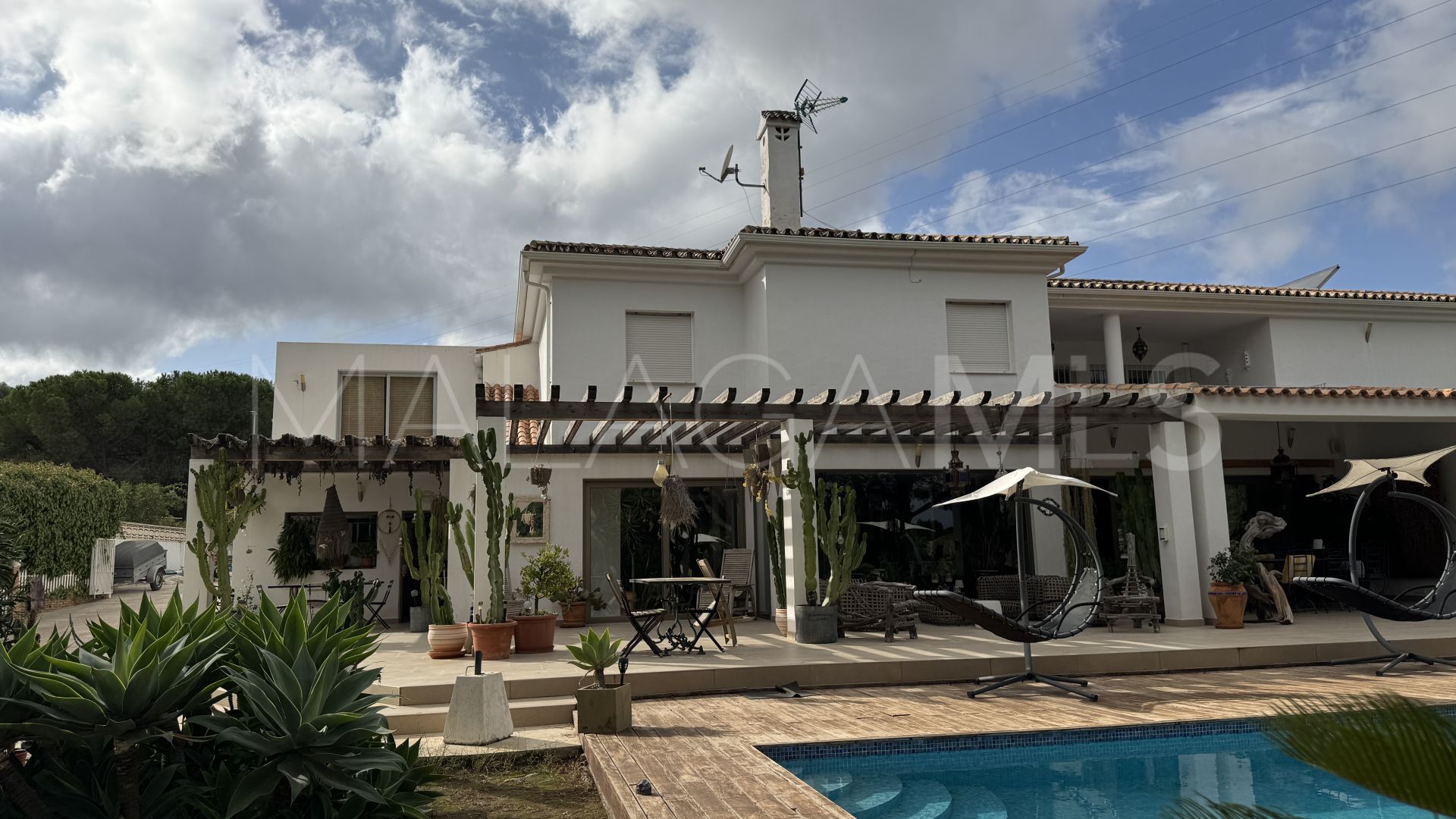 Villa for sale in Pinos de Alhaurín