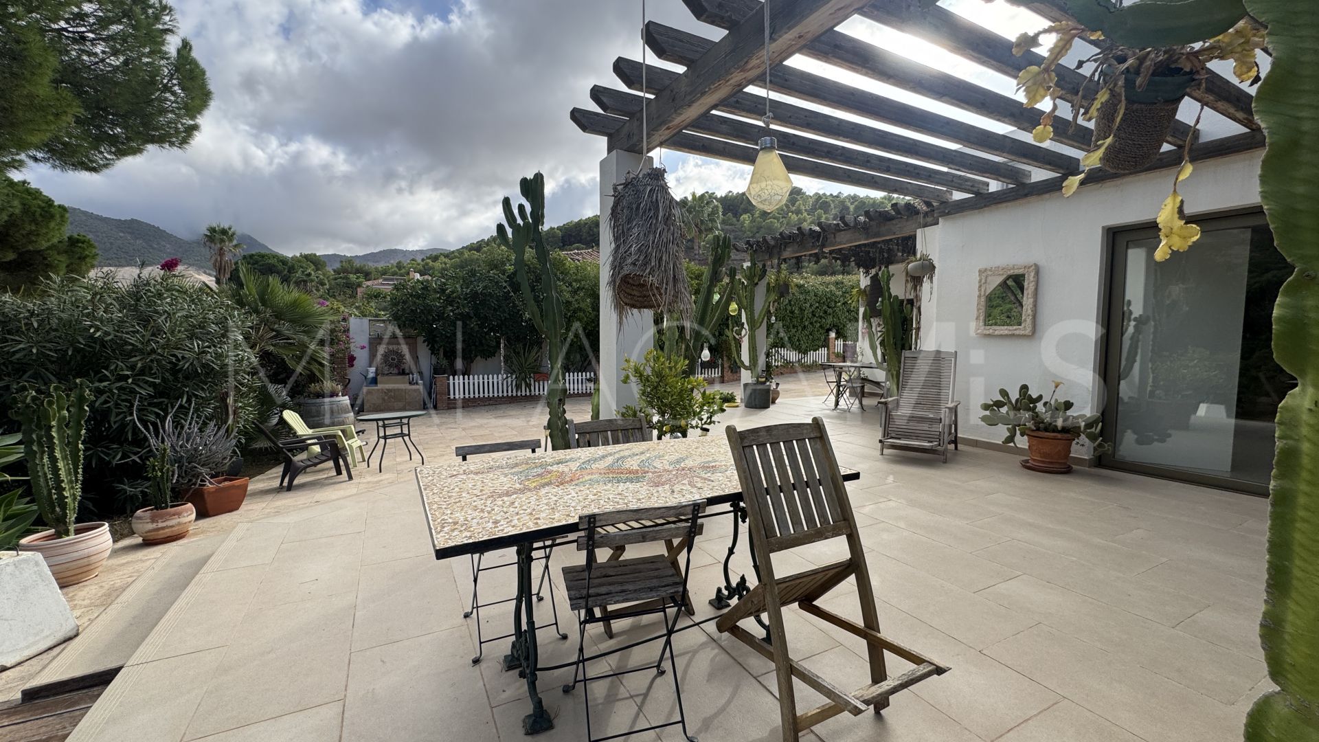 Villa for sale in Pinos de Alhaurín