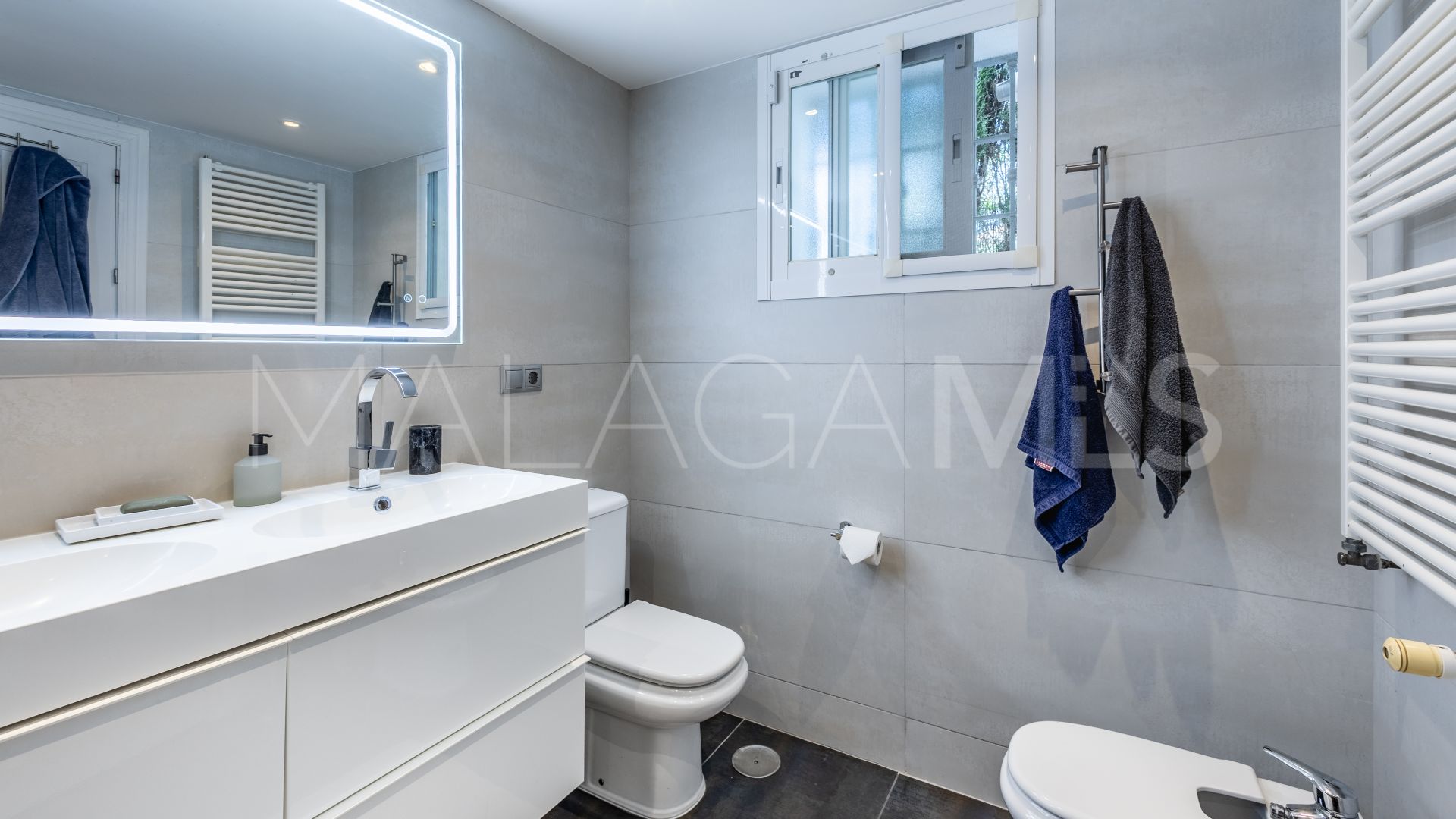 6 bedrooms villa for sale in Coin