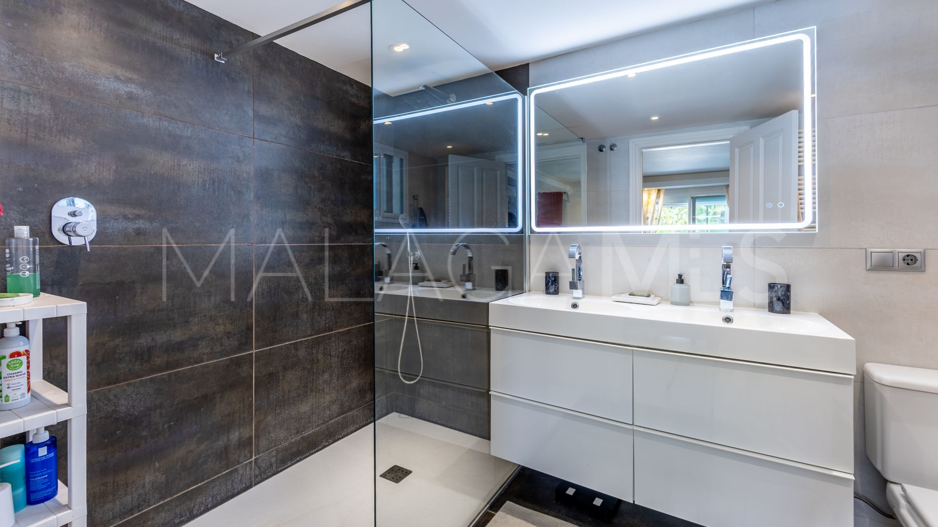 6 bedrooms villa for sale in Coin