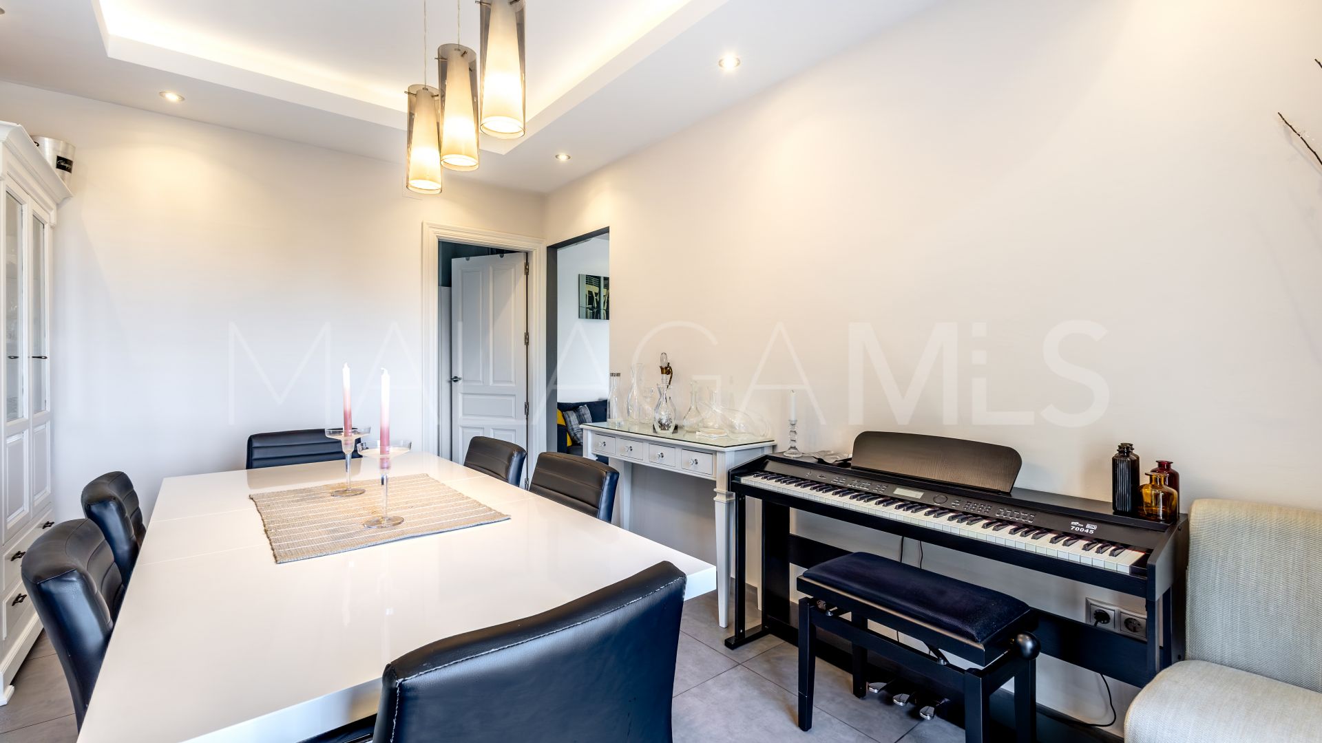 6 bedrooms villa for sale in Coin