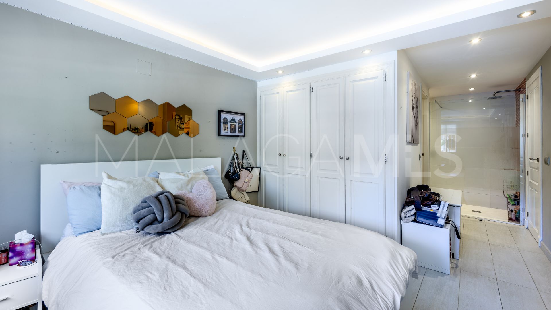 6 bedrooms villa for sale in Coin