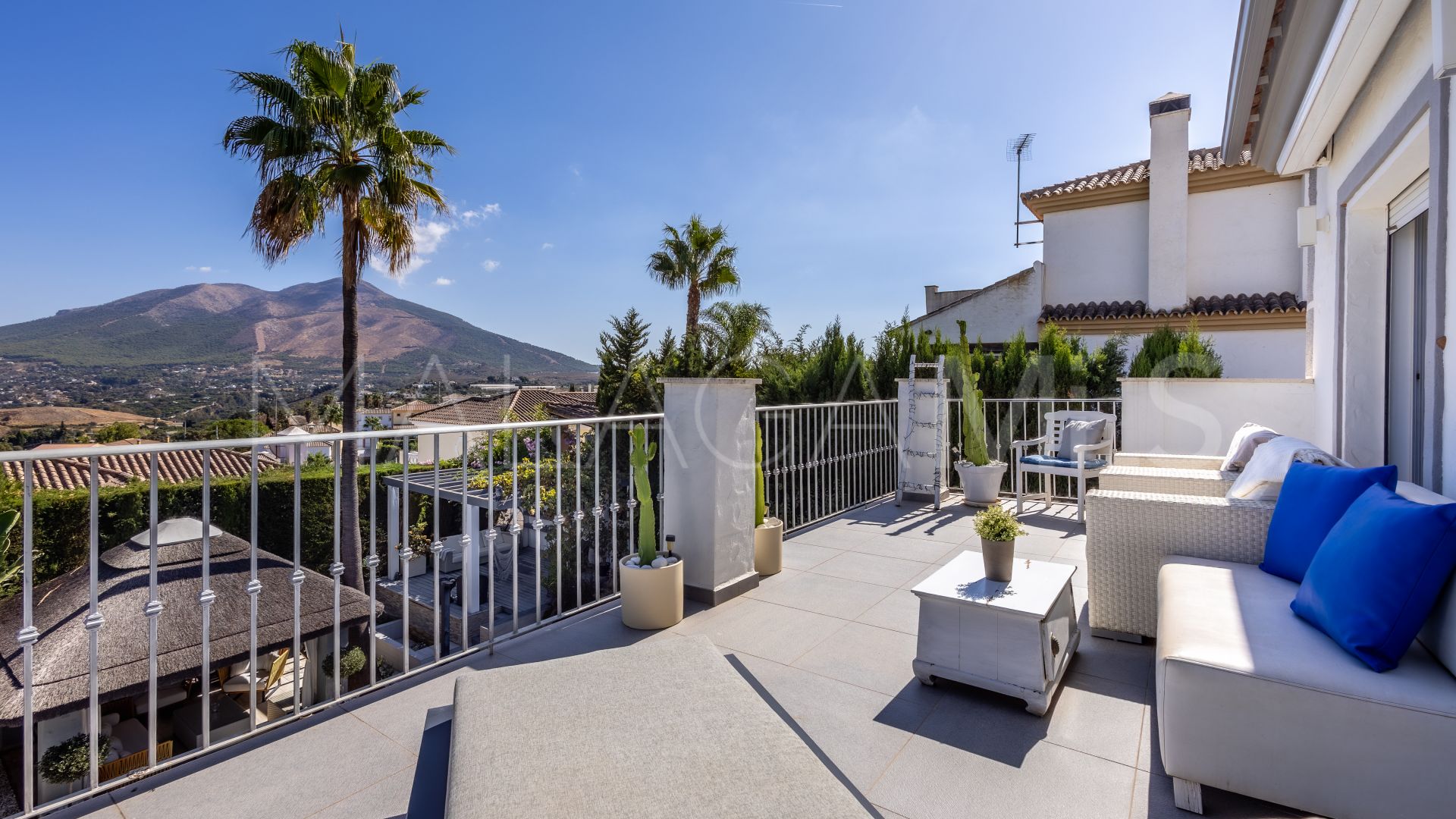 6 bedrooms villa for sale in Coin