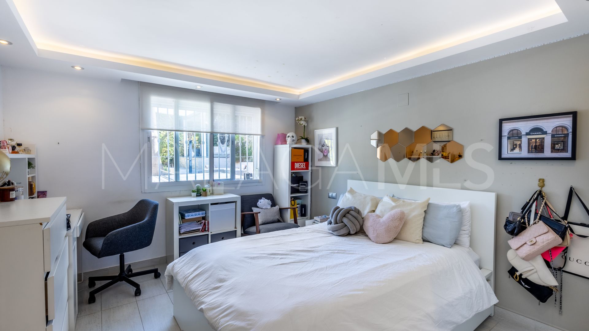 6 bedrooms villa for sale in Coin