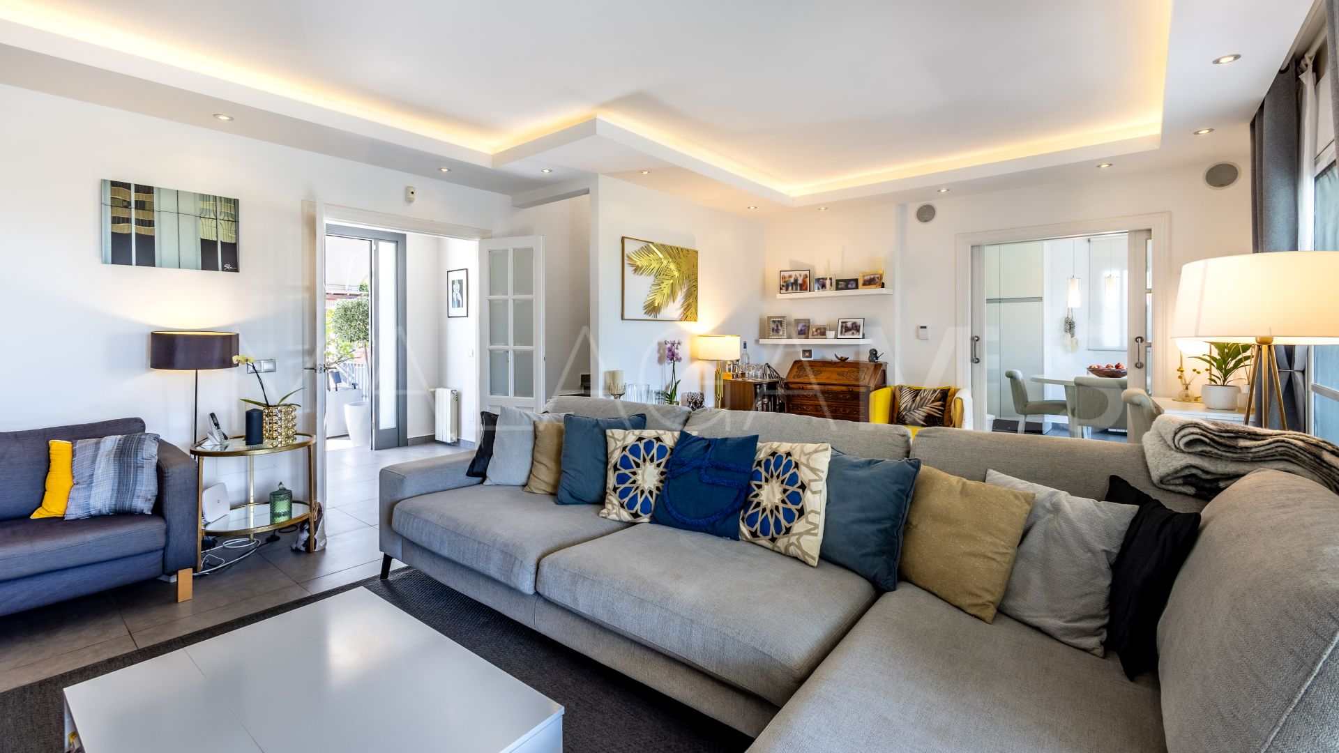 6 bedrooms villa for sale in Coin