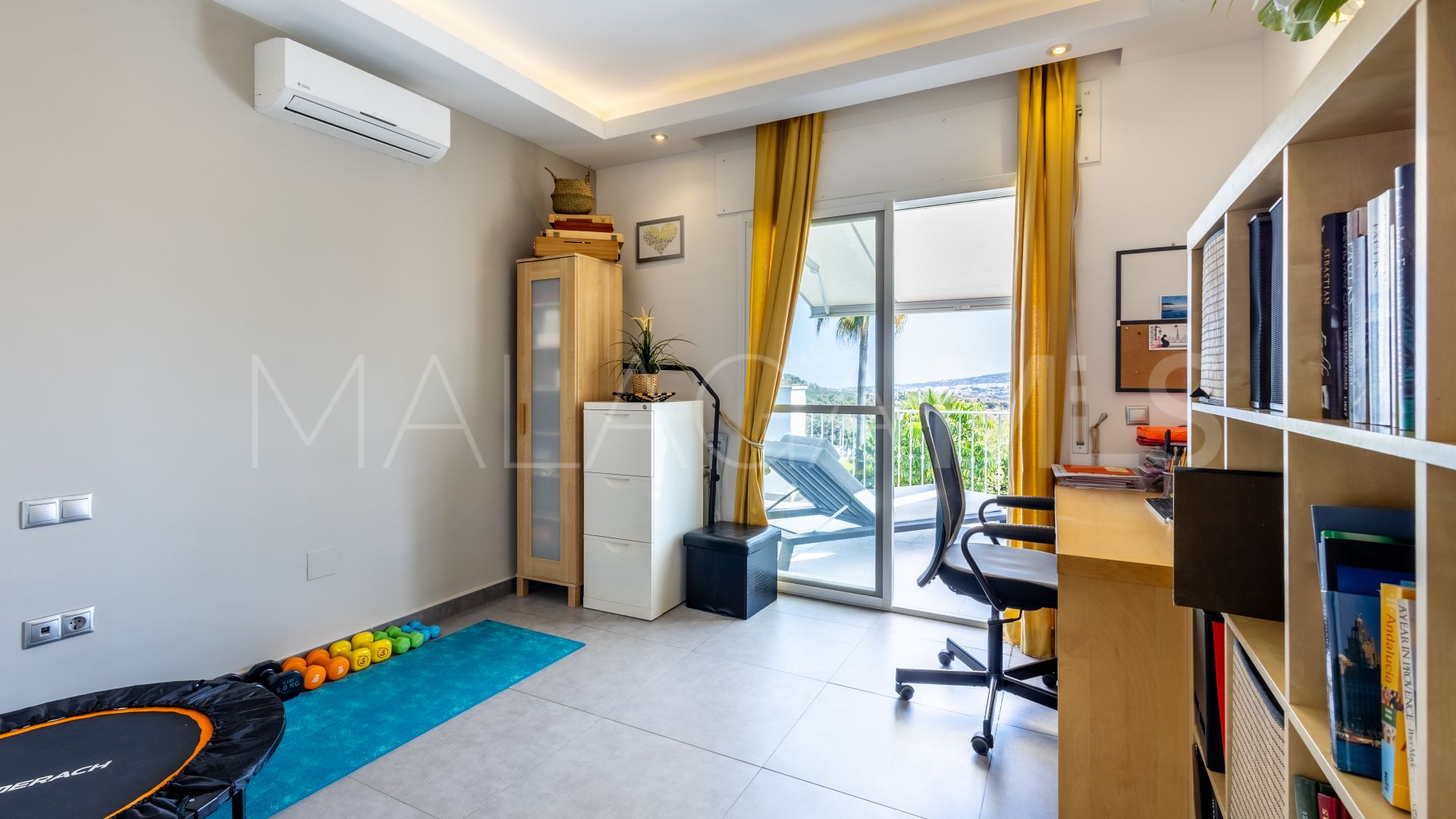 6 bedrooms villa for sale in Coin