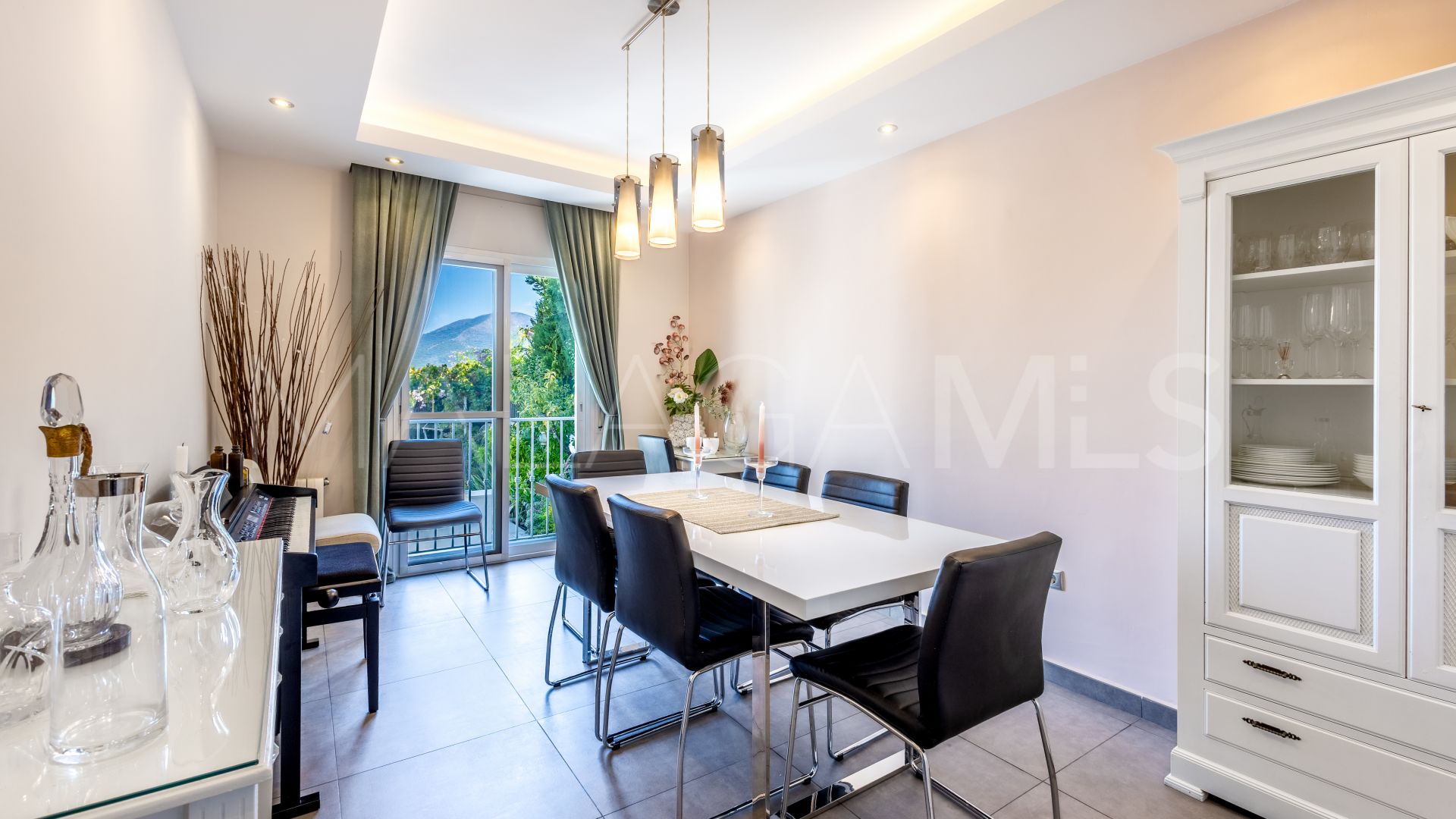 6 bedrooms villa for sale in Coin