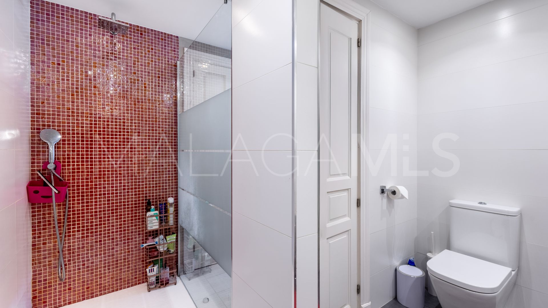 6 bedrooms villa for sale in Coin