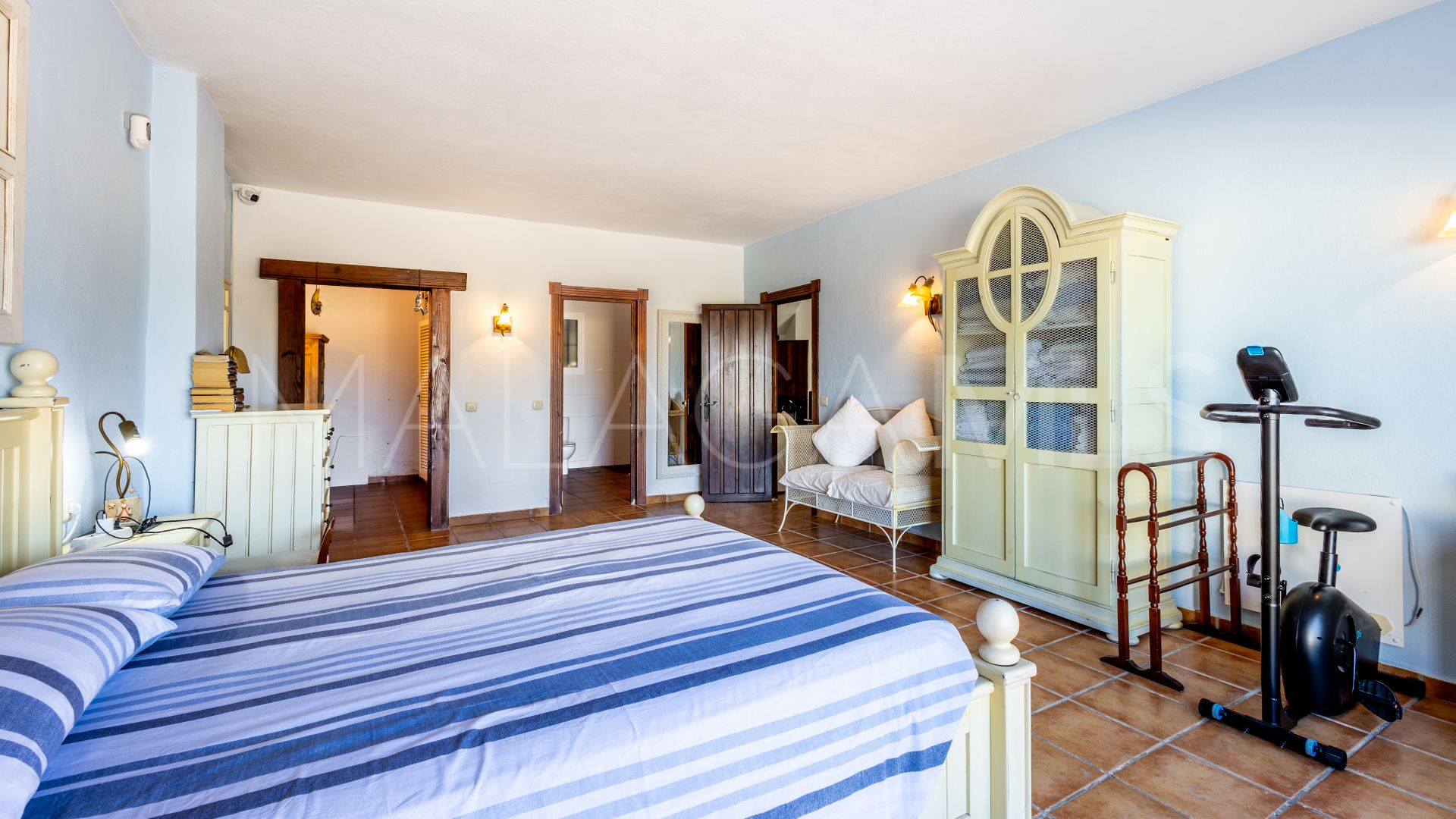 For sale villa with 4 bedrooms in Alhaurin el Grande