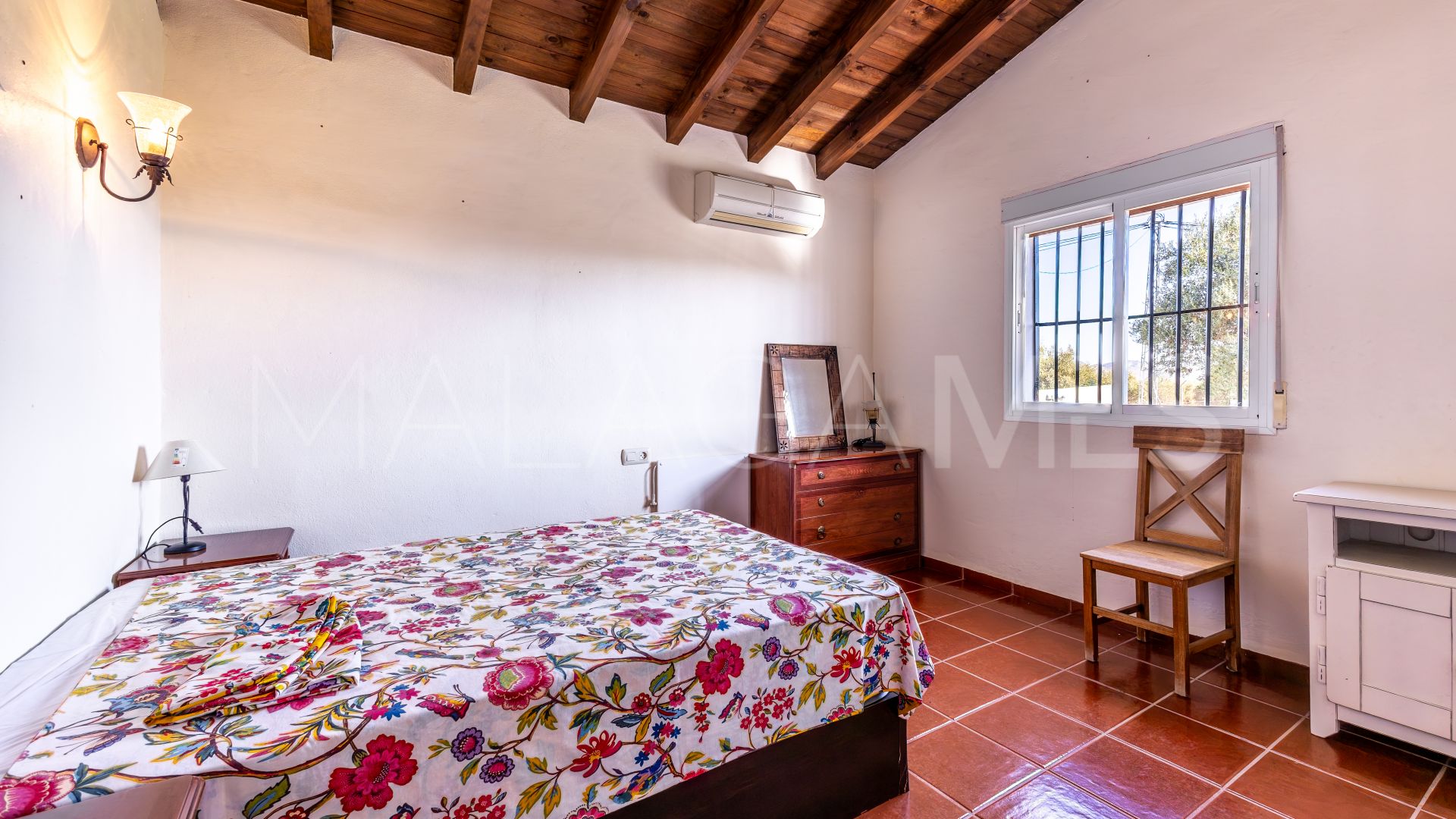 For sale villa with 4 bedrooms in Alhaurin el Grande