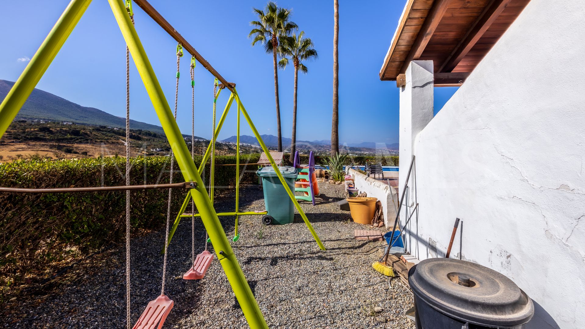 For sale villa with 4 bedrooms in Alhaurin el Grande