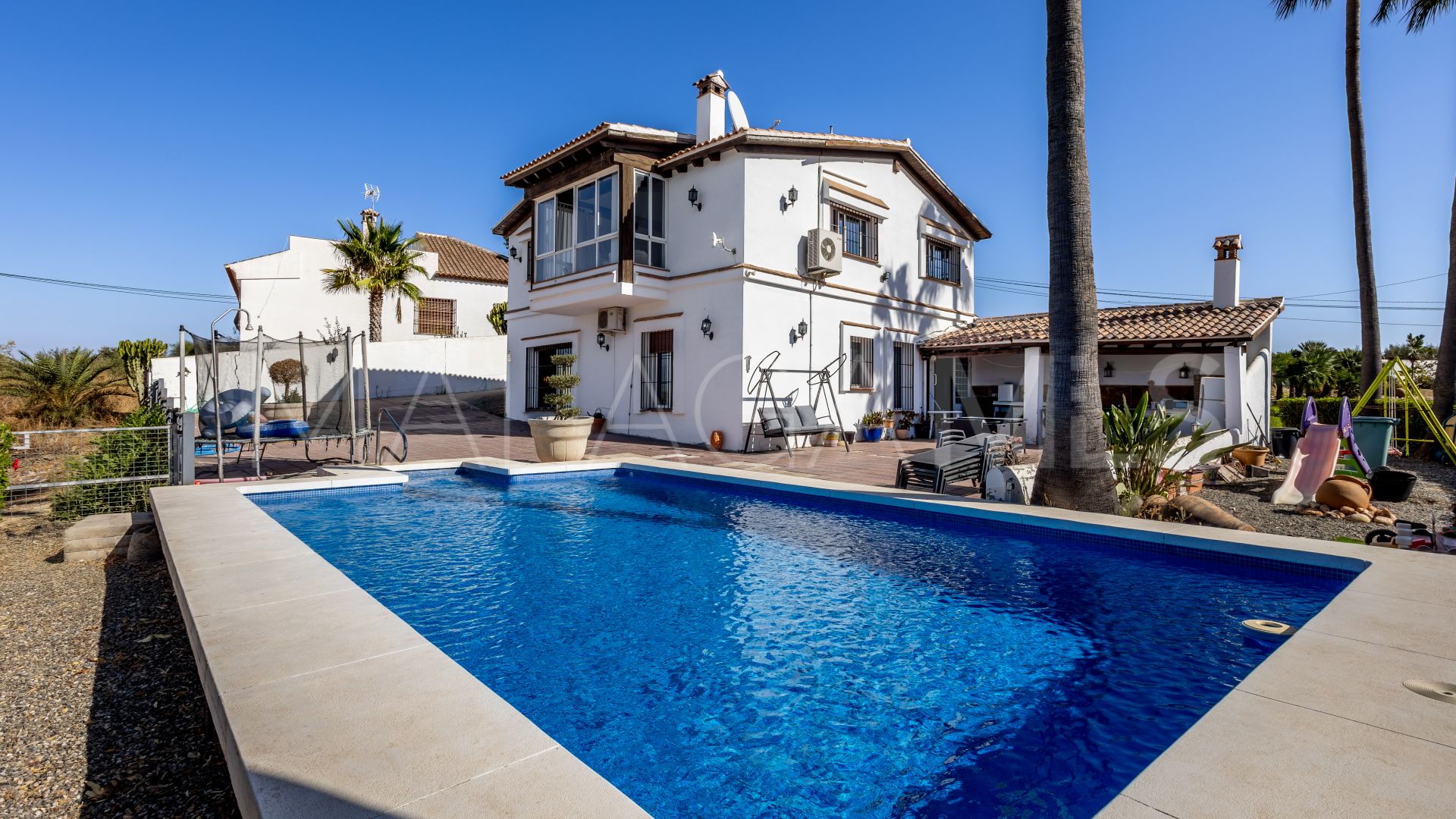 For sale villa with 4 bedrooms in Alhaurin el Grande