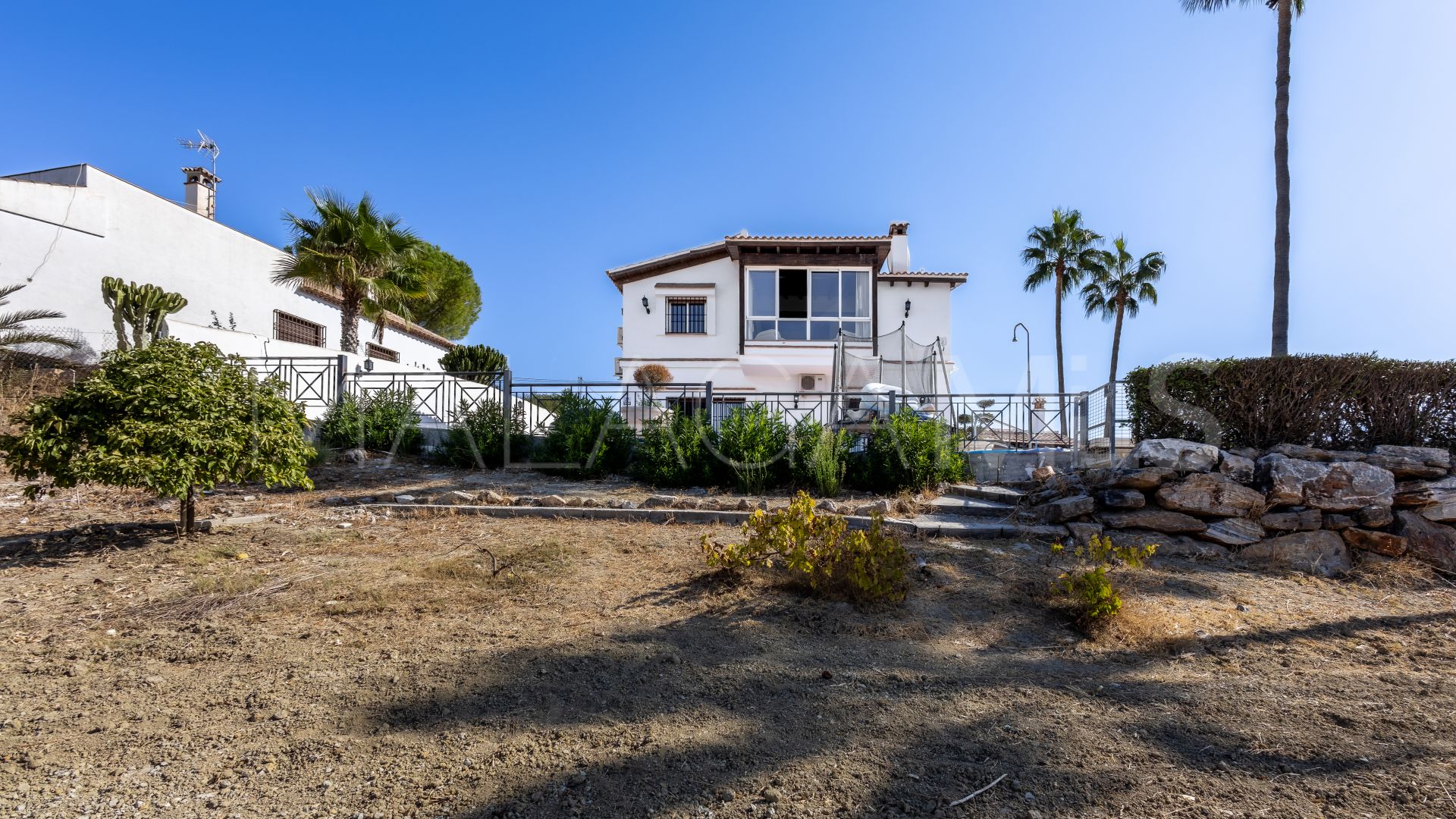 For sale villa with 4 bedrooms in Alhaurin el Grande