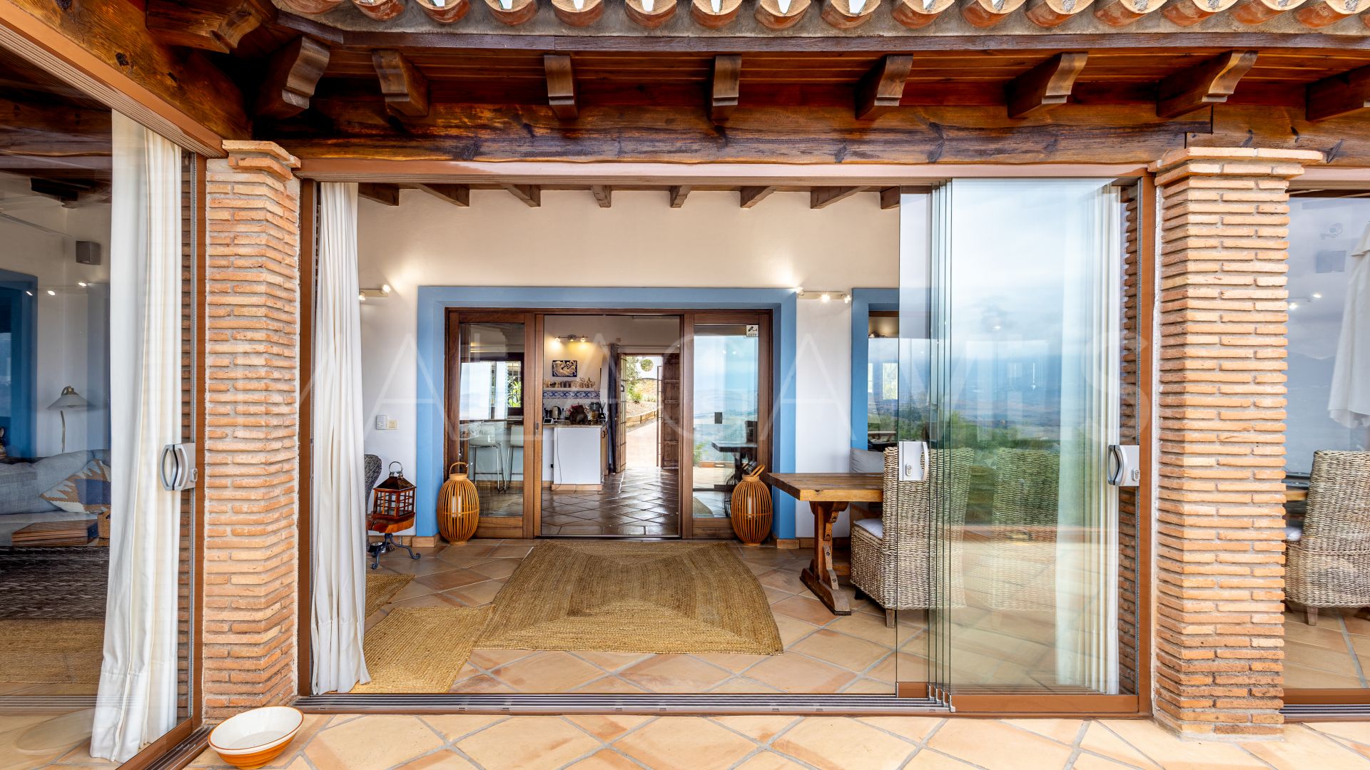 For sale 4 bedrooms villa in Coin