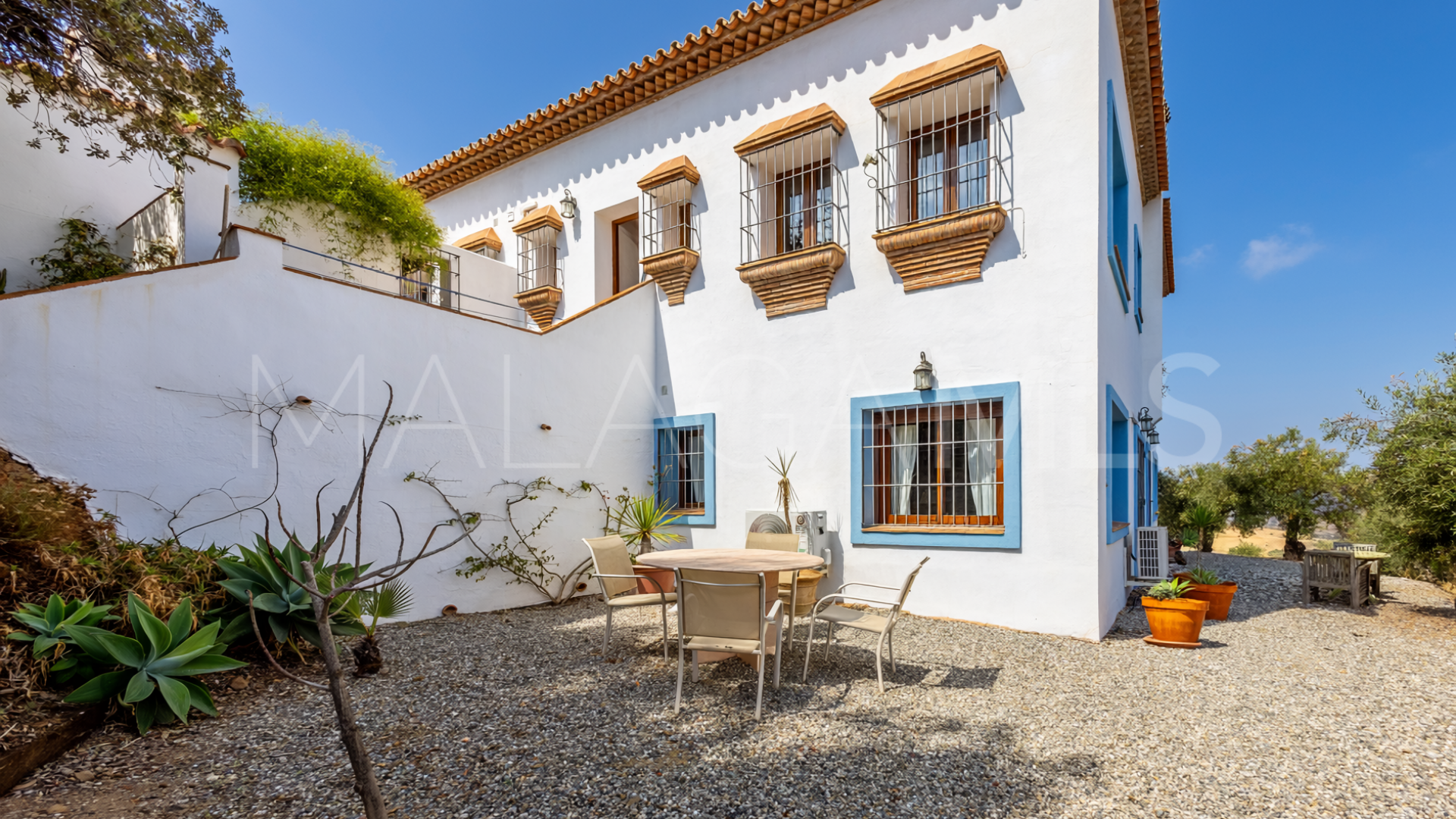 For sale 4 bedrooms villa in Coin