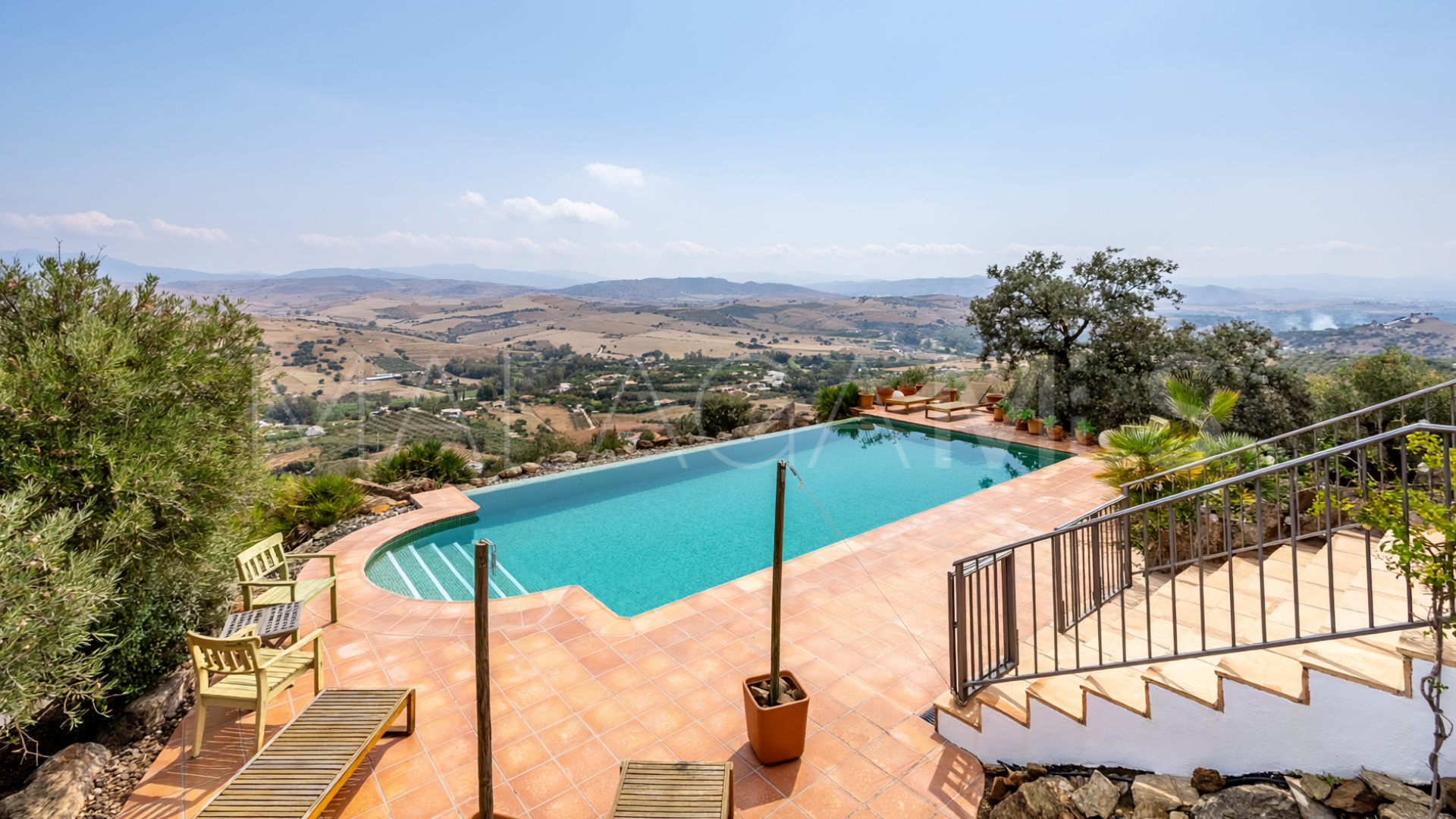 For sale 4 bedrooms villa in Coin