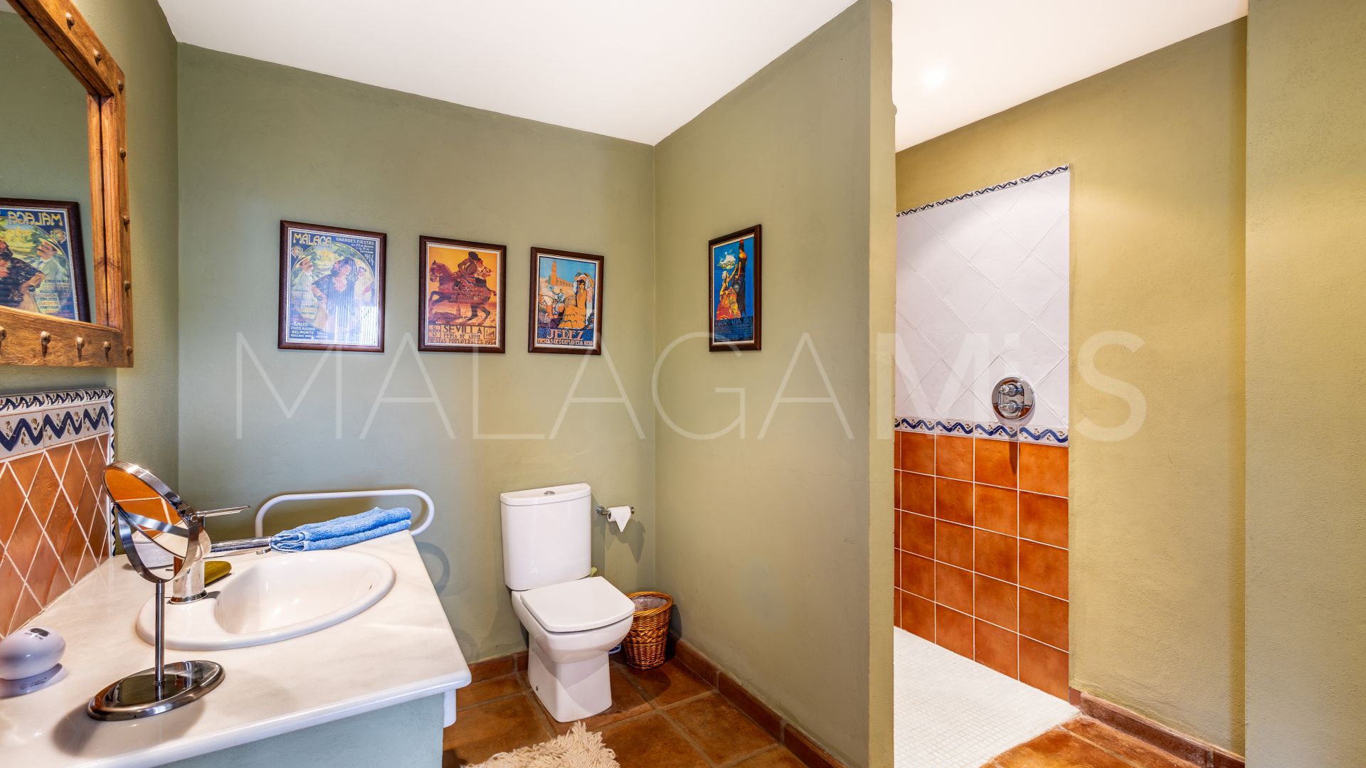 For sale 4 bedrooms villa in Coin