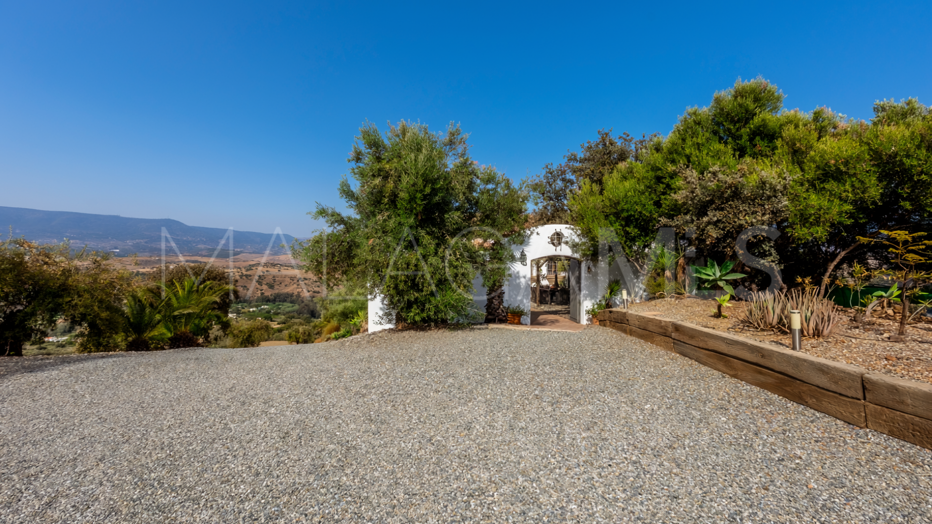 For sale 4 bedrooms villa in Coin