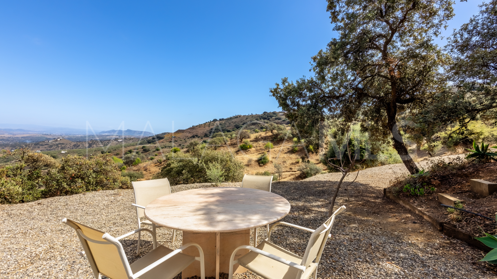 For sale 4 bedrooms villa in Coin