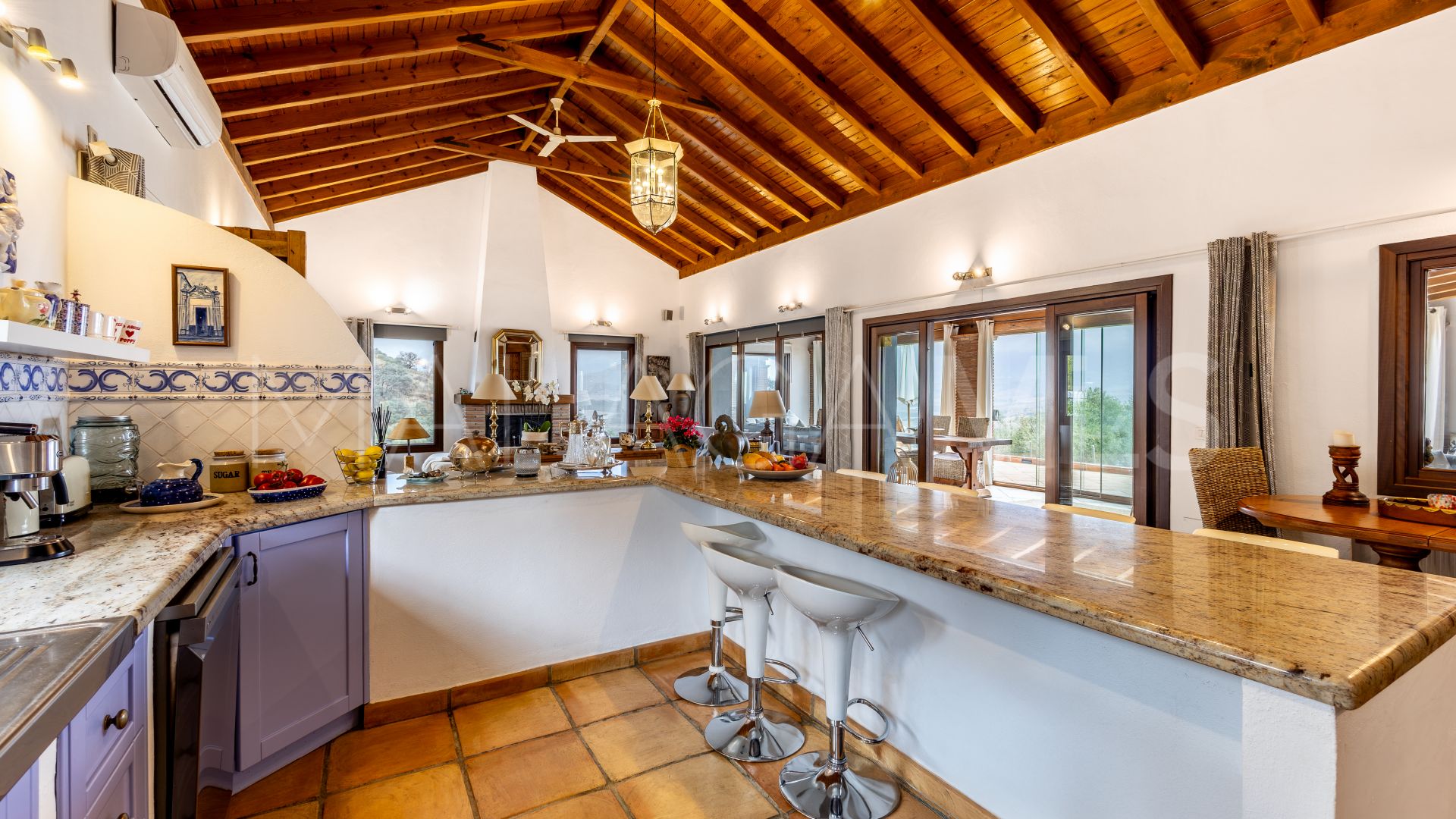 For sale 4 bedrooms villa in Coin