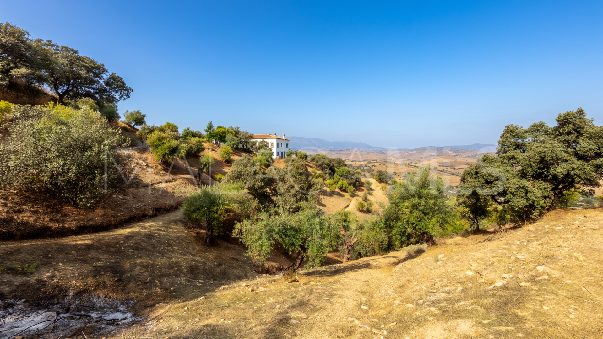 For sale 4 bedrooms villa in Coin