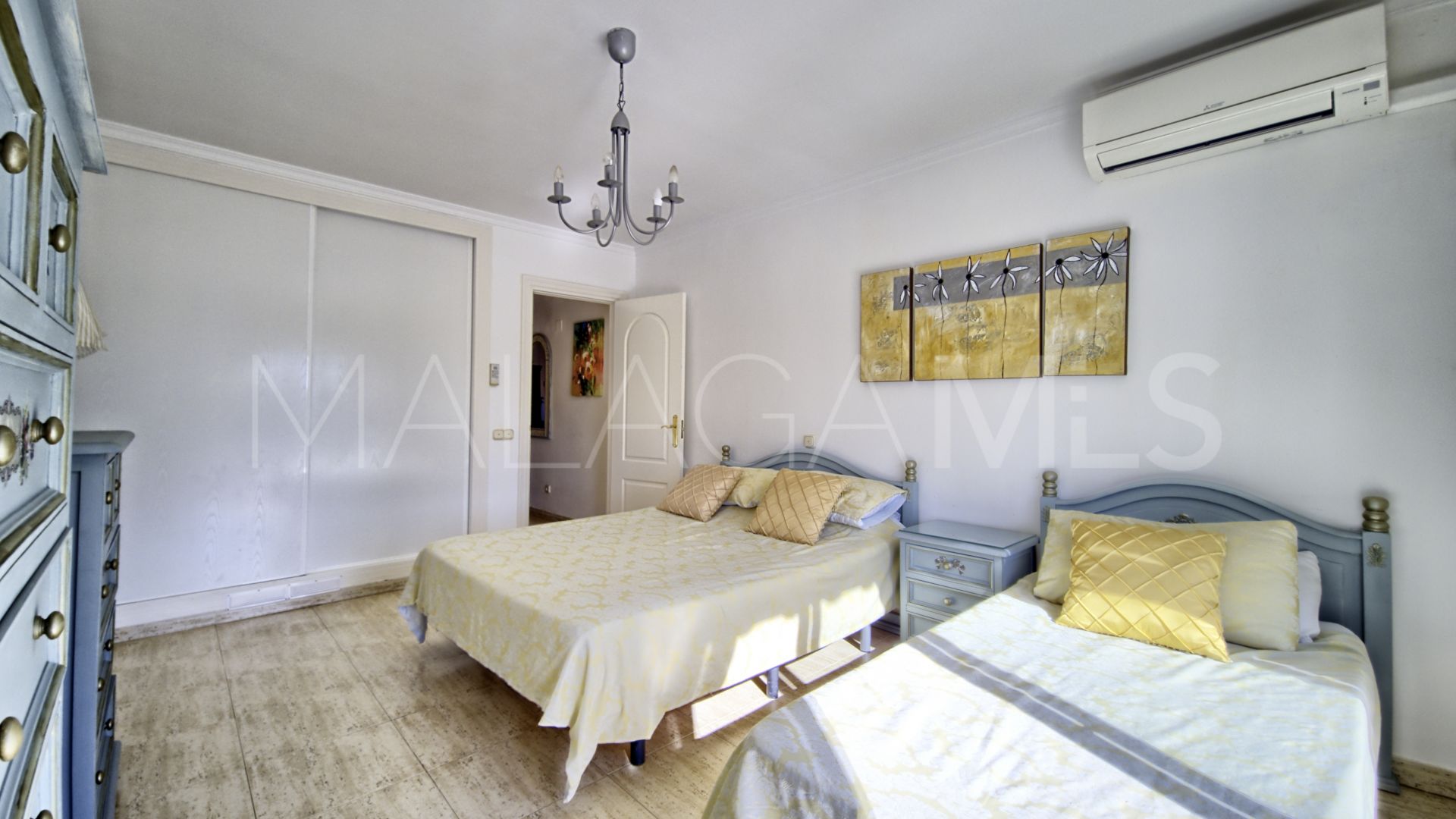 Villa for sale in Mijas Golf