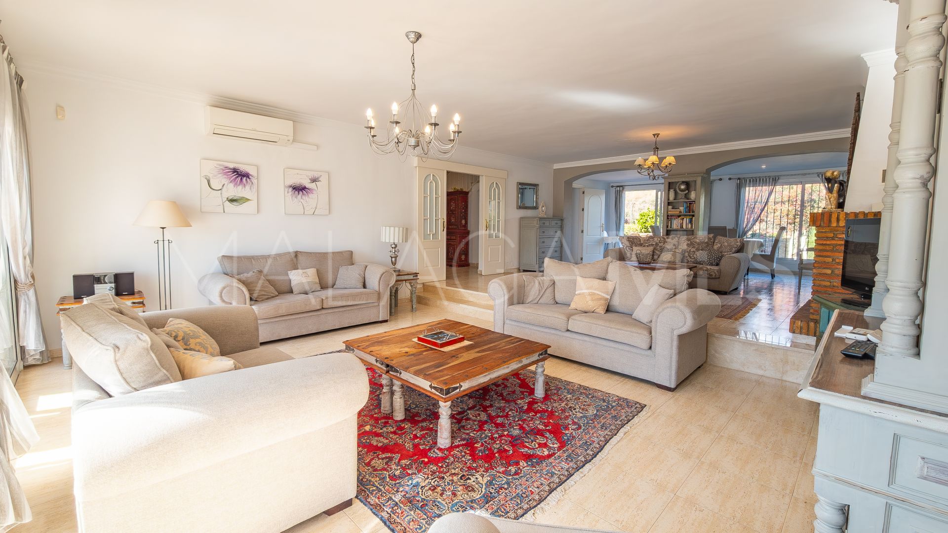 Villa for sale in Mijas Golf